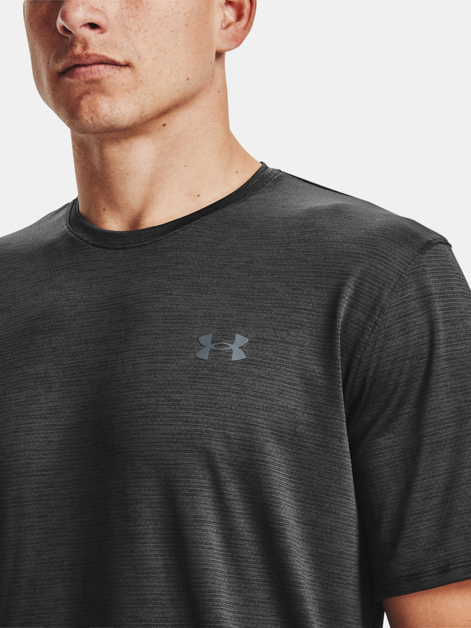 Under Armour Training Vent 2.0 SS Majica Črna - Pepit.si