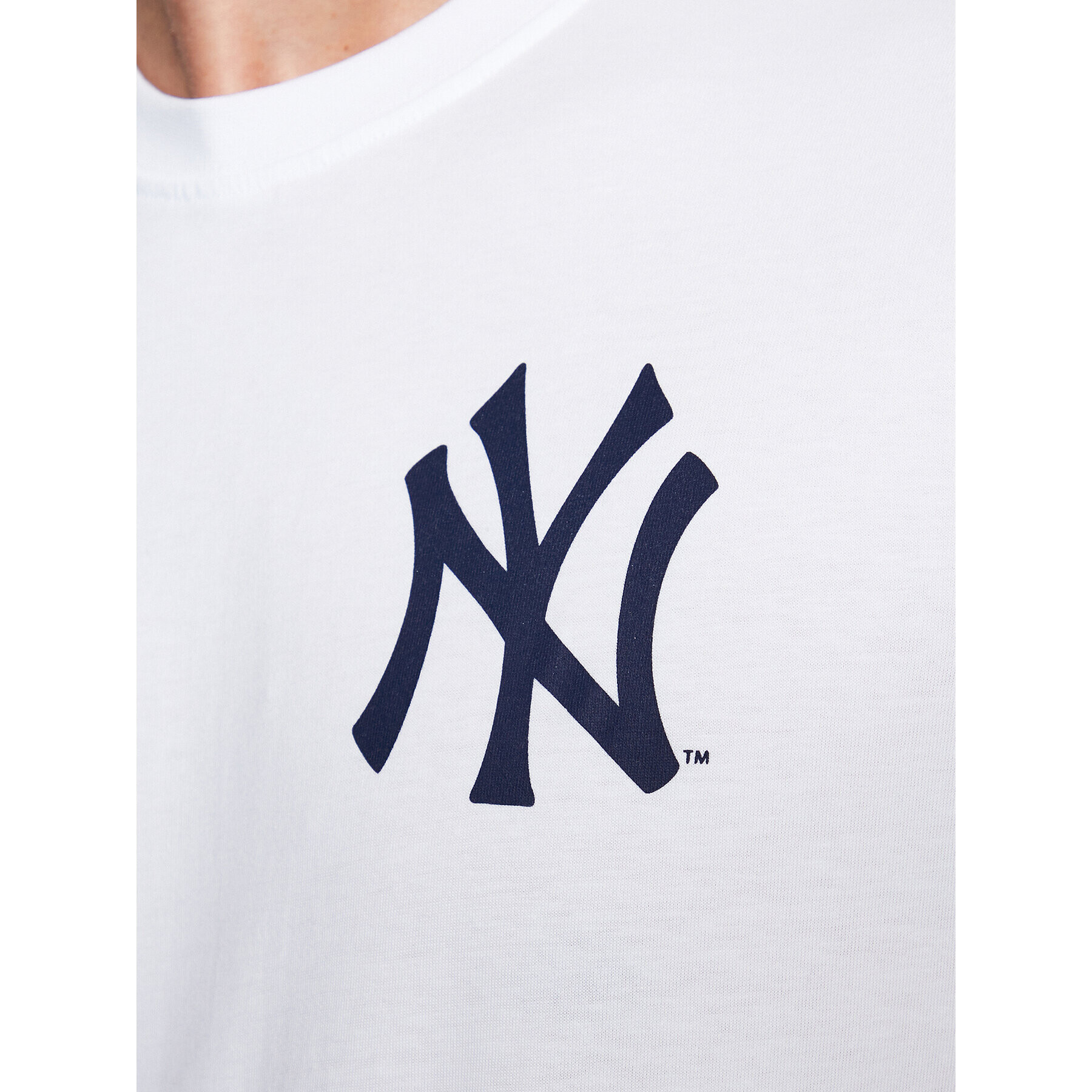 47 Brand Majica New York Yankees World Series Backer '47 Echo Tee Bela Regular Fit - Pepit.si