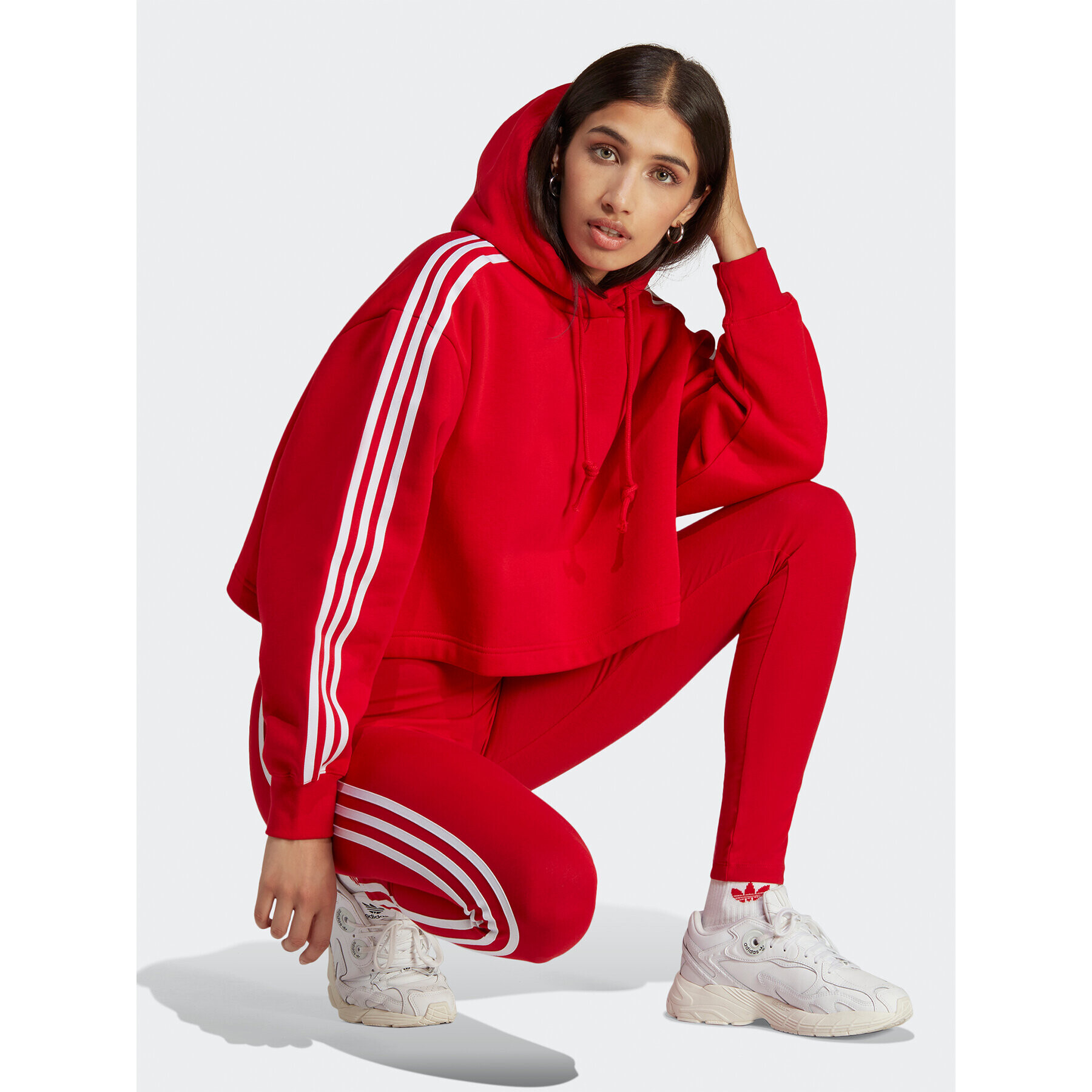 adidas Jopa Adicolor Classics Crop Hoodie IB7389 Rdeča Loose Fit - Pepit.si