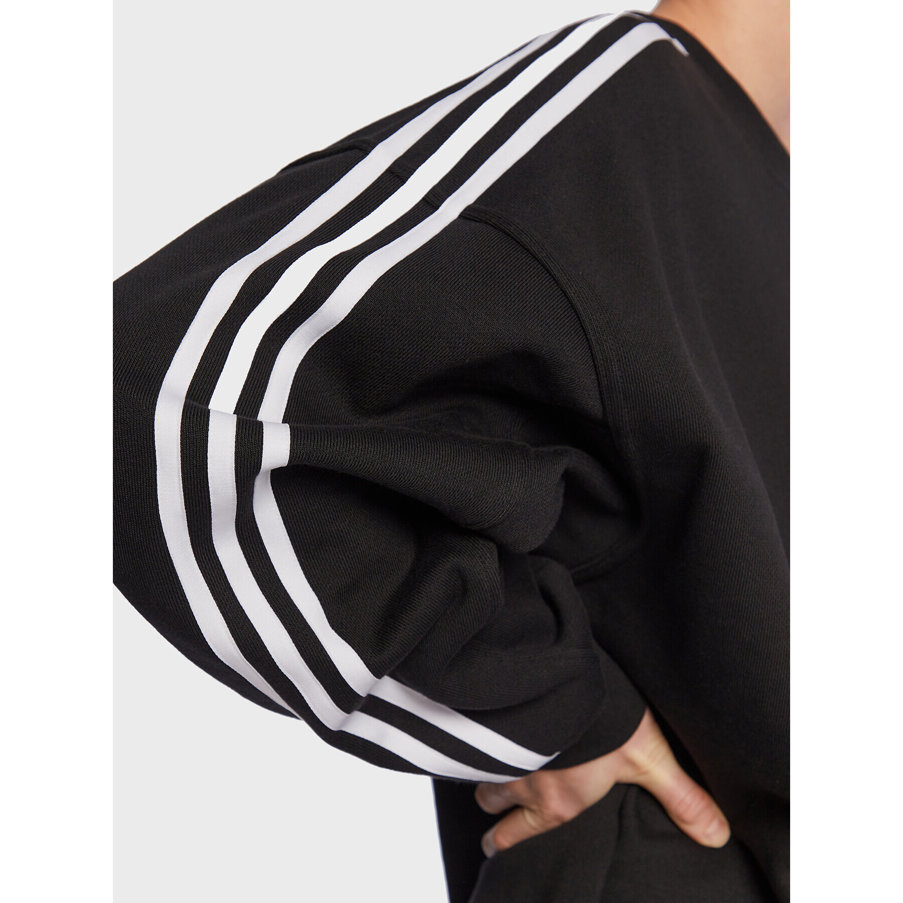 adidas Jopa Adicolor Classics Oversized Sweatshirt IB7444 Črna Relaxed Fit - Pepit.si