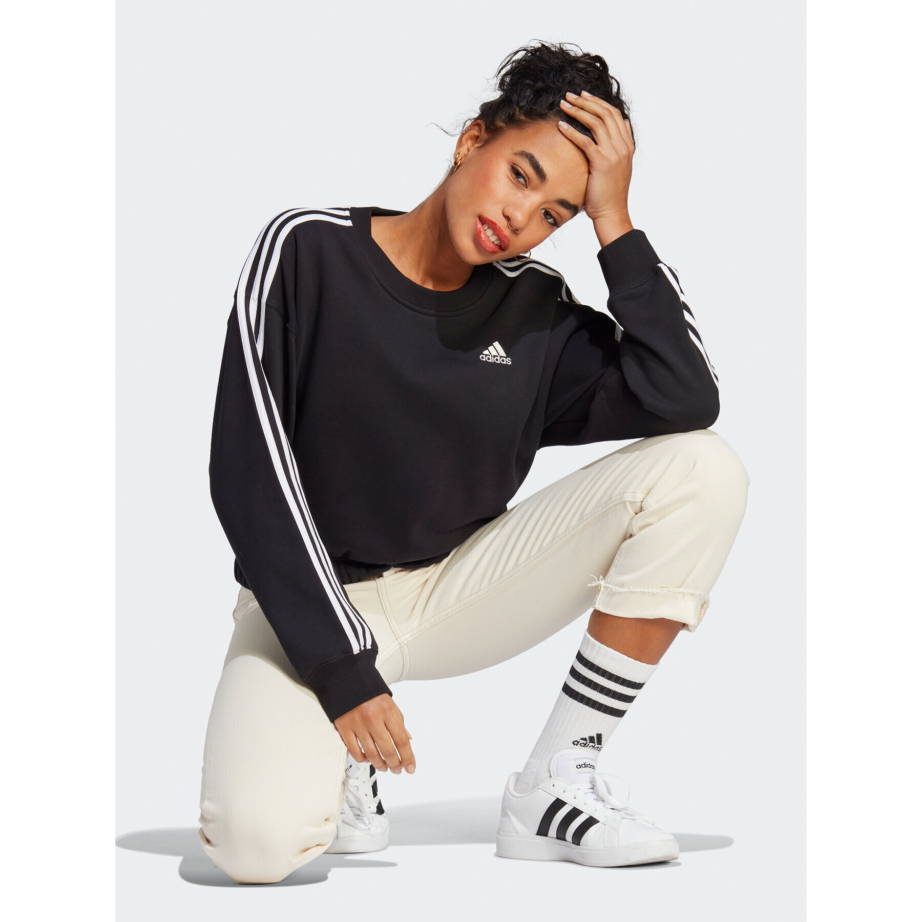 adidas Jopa Essentials 3-Stripes Crop Sweatshirt HR4926 Črna Loose Fit - Pepit.si