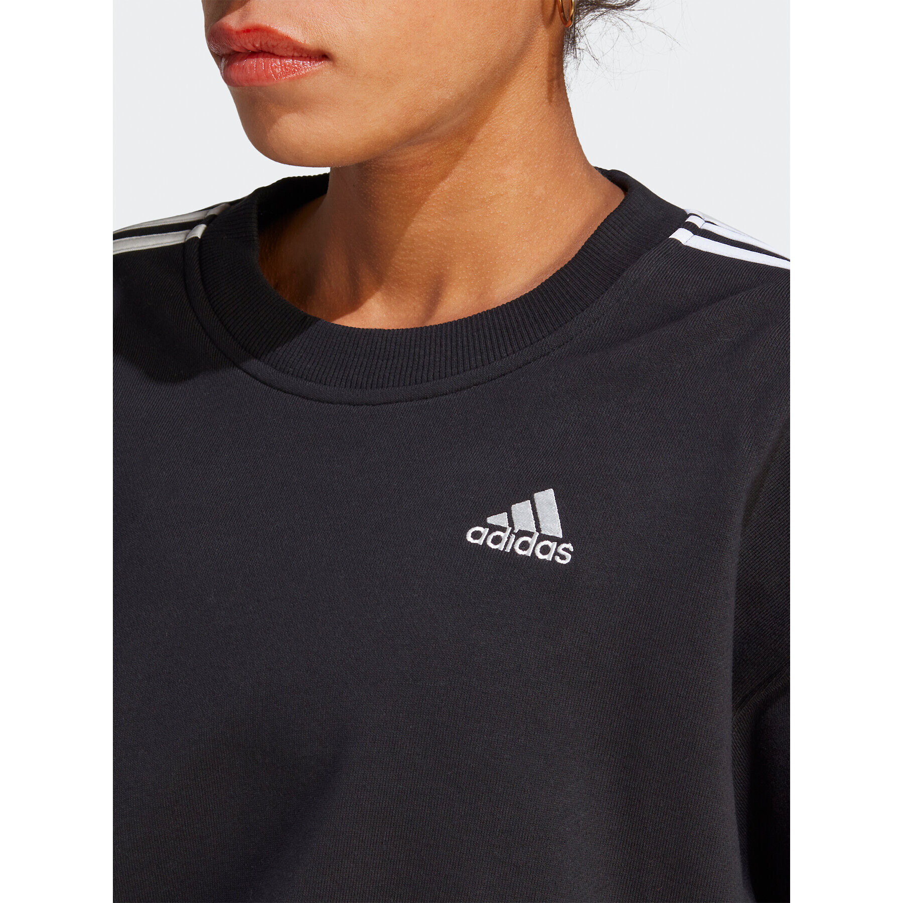 adidas Jopa Essentials 3-Stripes Crop Sweatshirt HR4926 Črna Loose Fit - Pepit.si