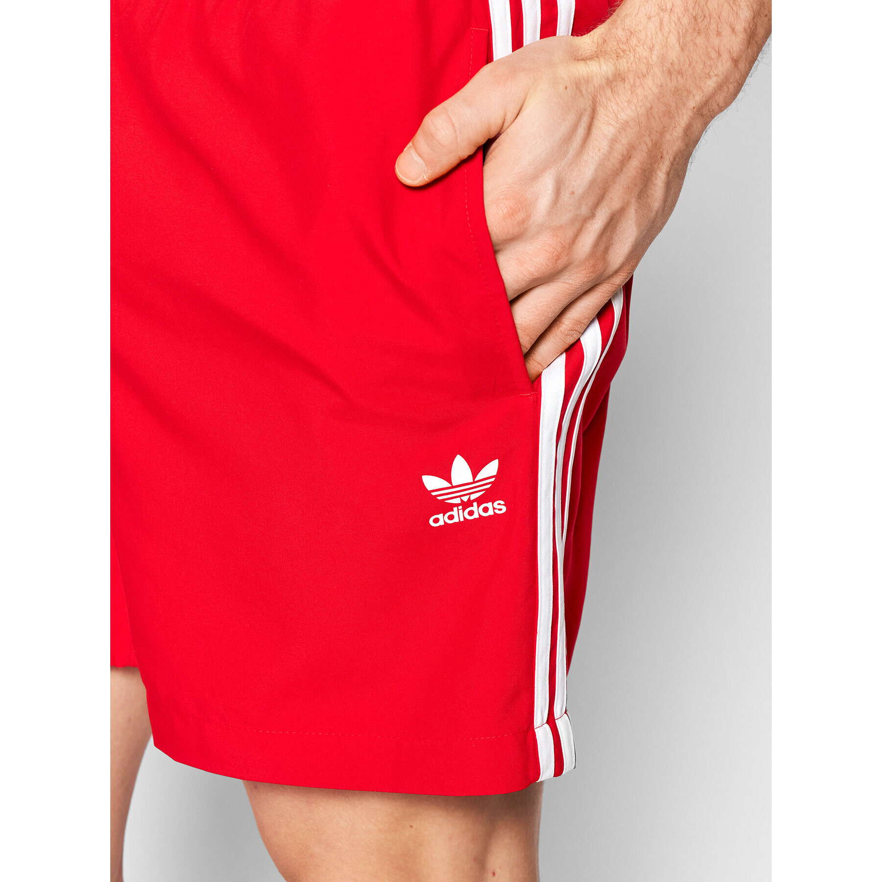 adidas Kopalne hlače adicolor Classics 3-Stripes HF2120 Rdeča Regular Fit - Pepit.si