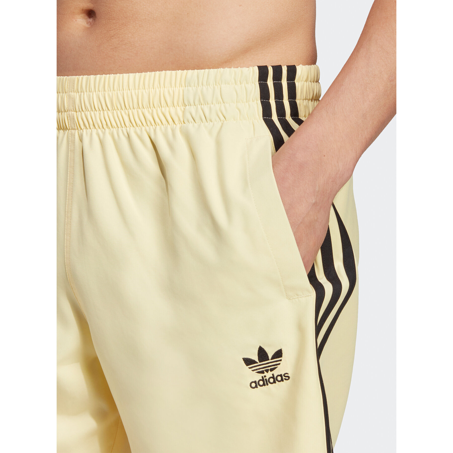 adidas Kopalne hlače Originals Adicolor 3-Stripes Swim Shorts HT4410 Rumena Regular Fit - Pepit.si