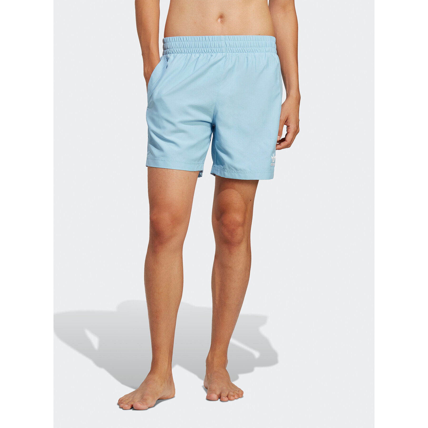 adidas Kopalne hlače Originals Essentials Solid Swim Shorts HT4413 Modra Regular Fit - Pepit.si