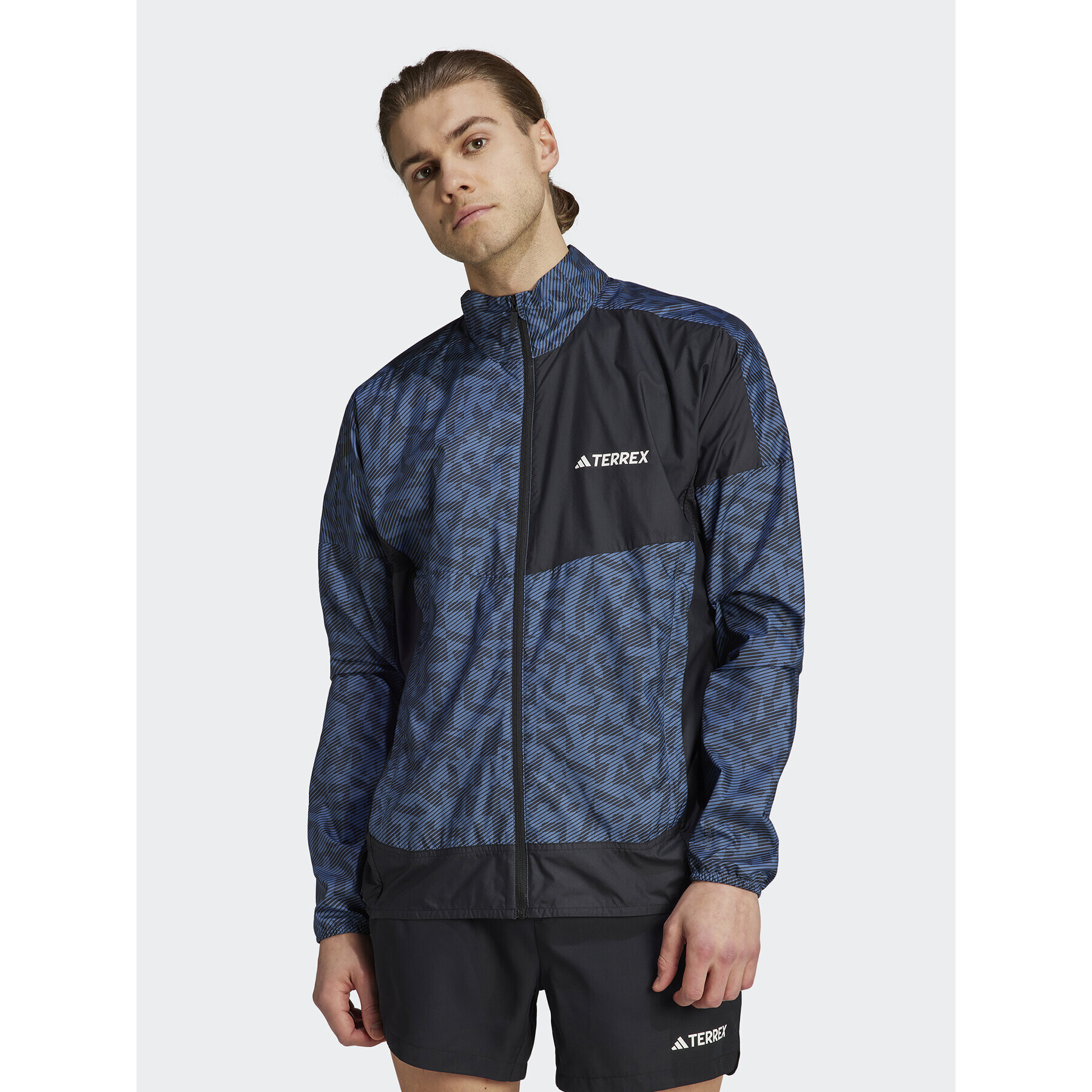 adidas Vetrovka Terrex Trail Running Windbreaker HZ5330 Modra Regular Fit - Pepit.si