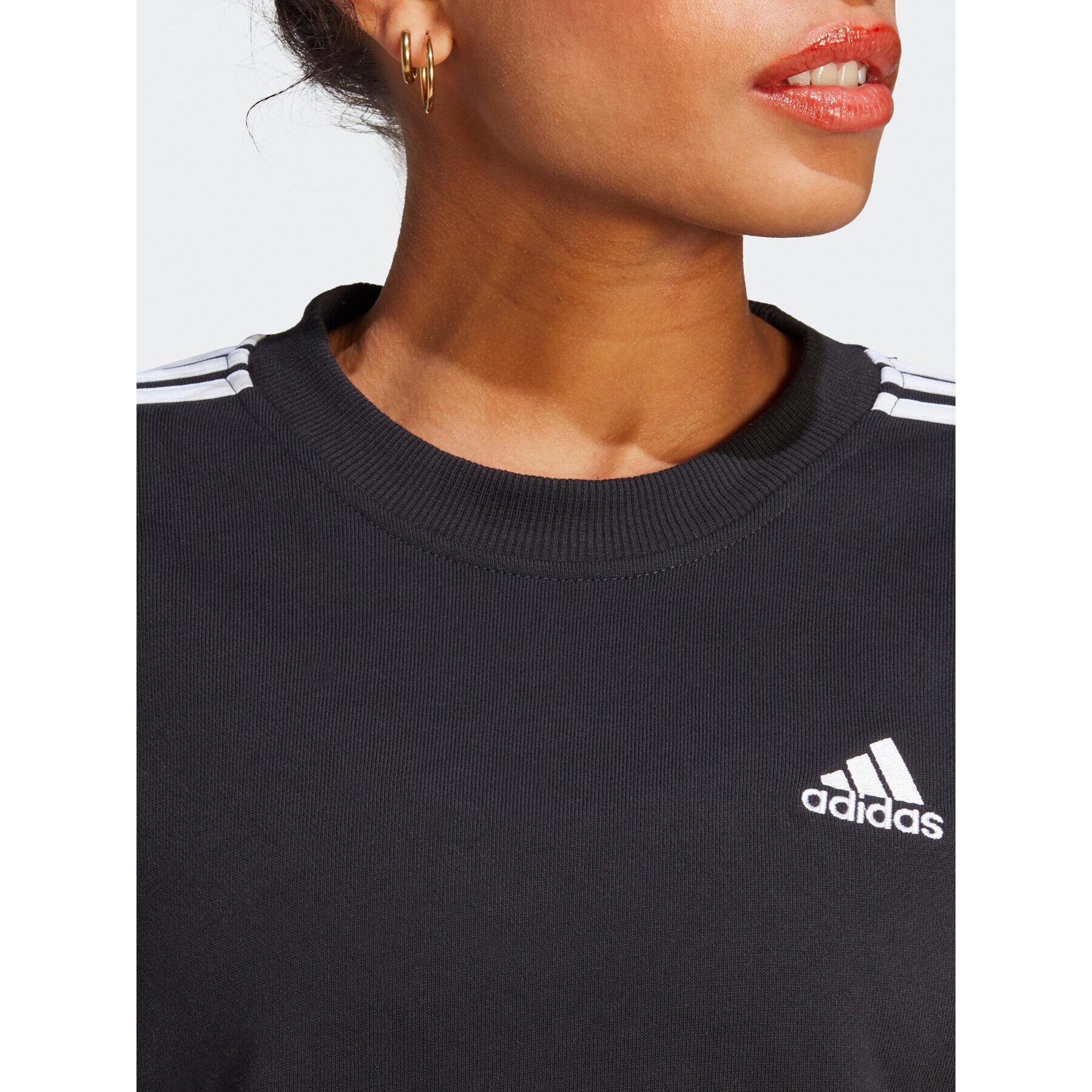 adidas Jopa Essentials 3-Stripes Sweatshirt IC8766 Črna Loose Fit - Pepit.si