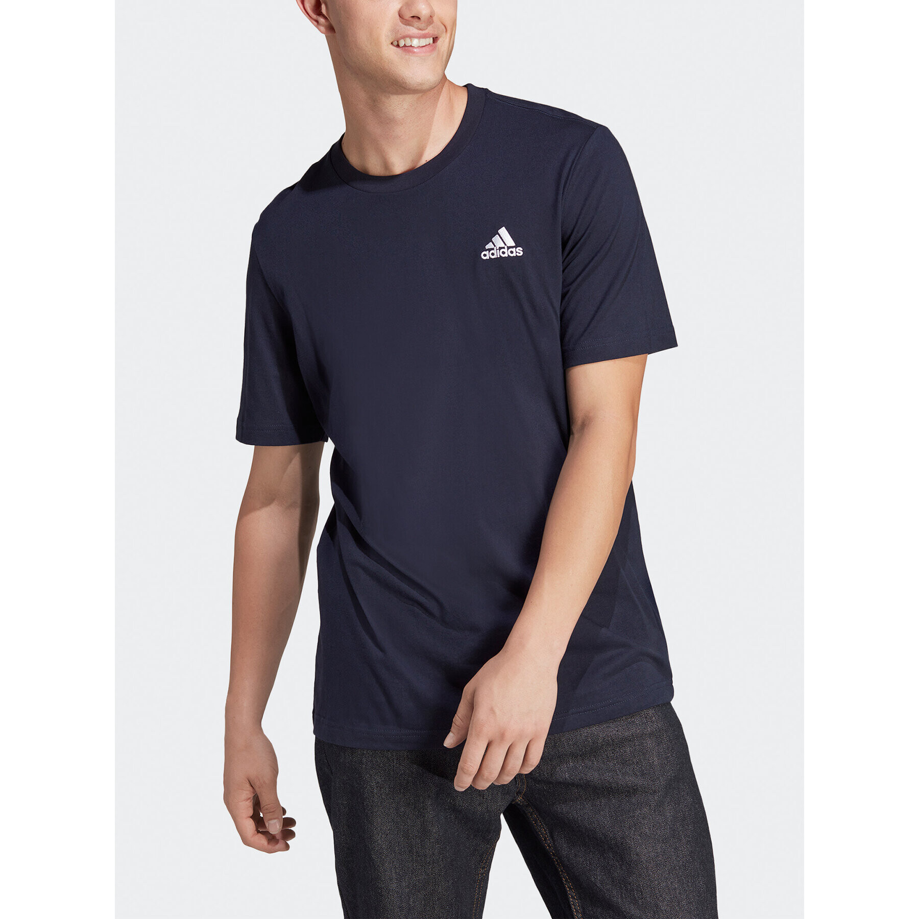 adidas Majica Essentials Single Jersey Embroidered Small Logo T-Shirt HY3404 Modra Regular Fit - Pepit.si