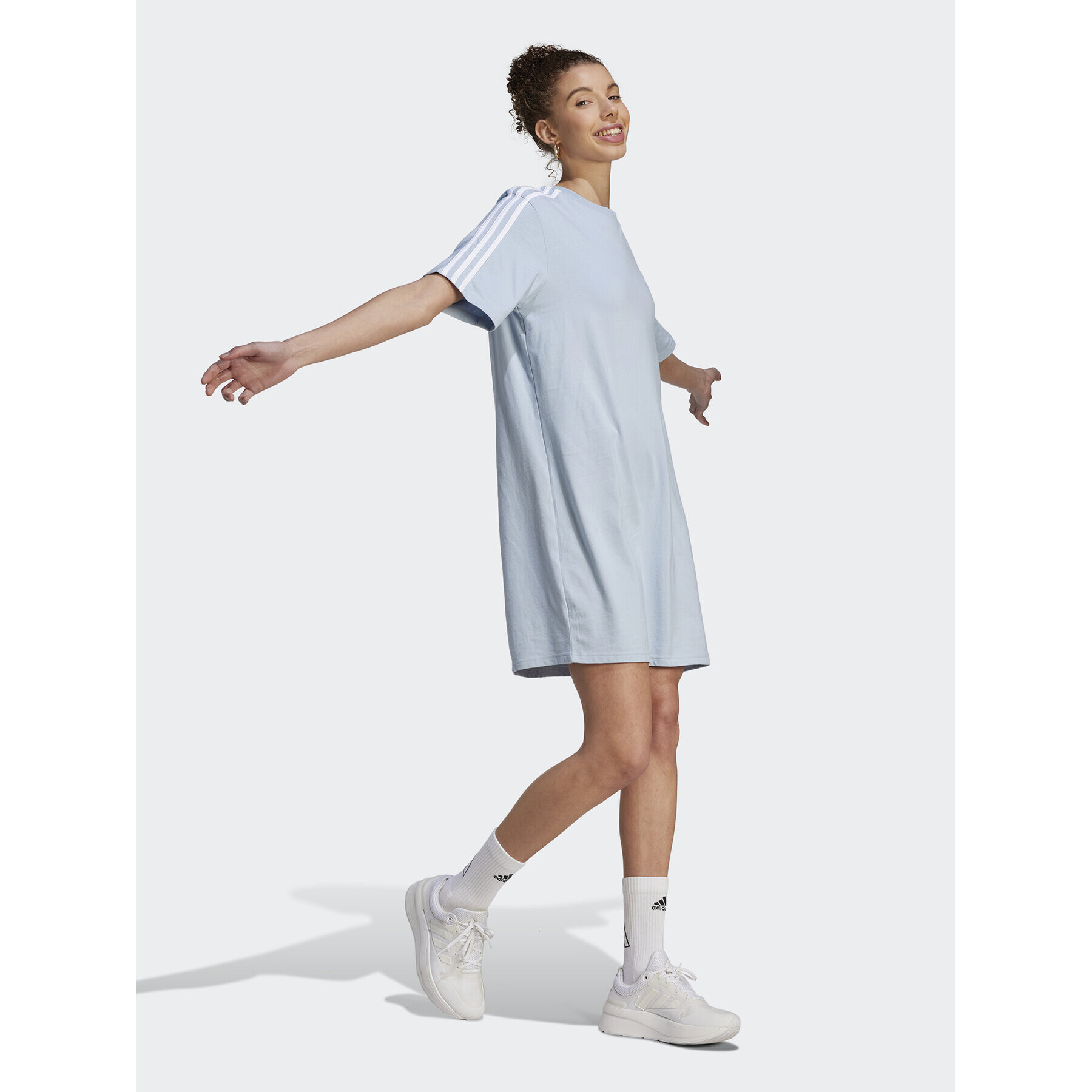 adidas Vsakodnevna obleka Essentials 3-Stripes Single Jersey Boyfriend Tee Dress IL3315 Modra Loose Fit - Pepit.si