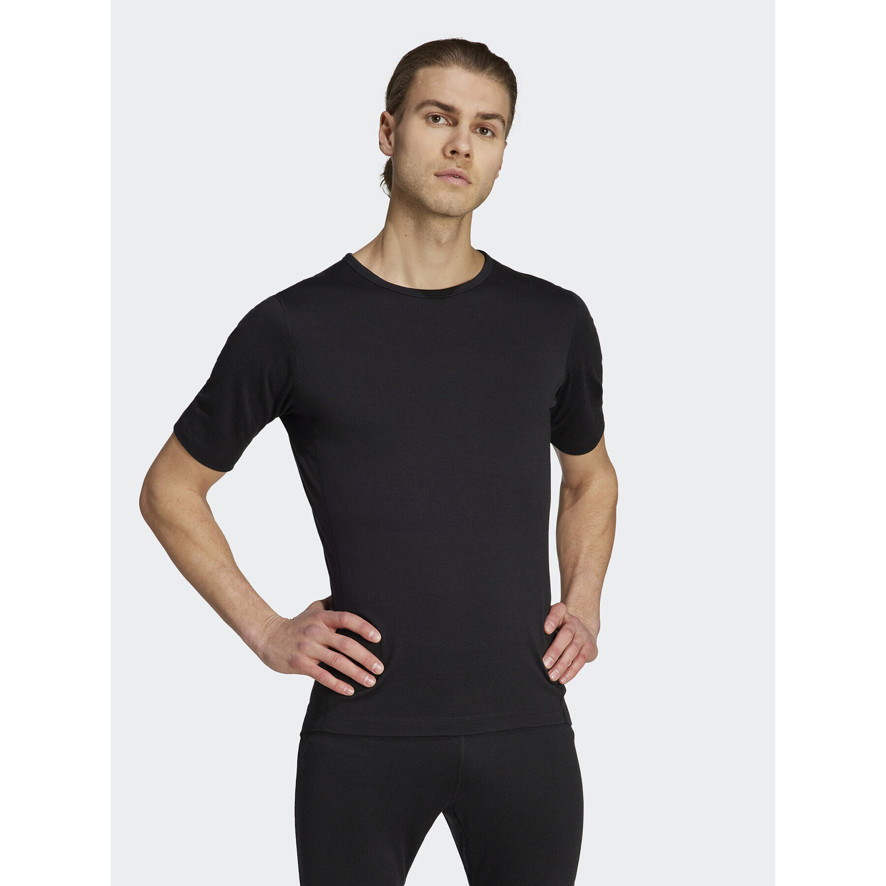 adidas Termo aktivno perilo gornje Xperior Merino 200 HZ8555 Črna Slim Fit - Pepit.si