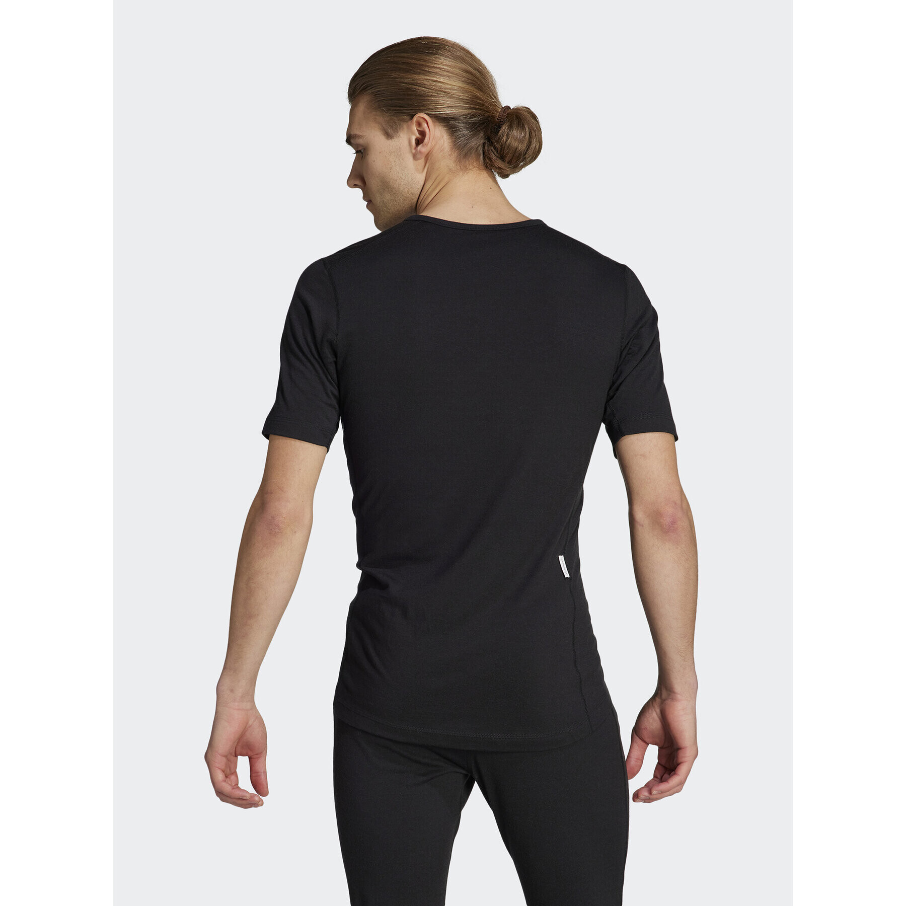 adidas Termo aktivno perilo gornje Xperior Merino 200 HZ8555 Črna Slim Fit - Pepit.si