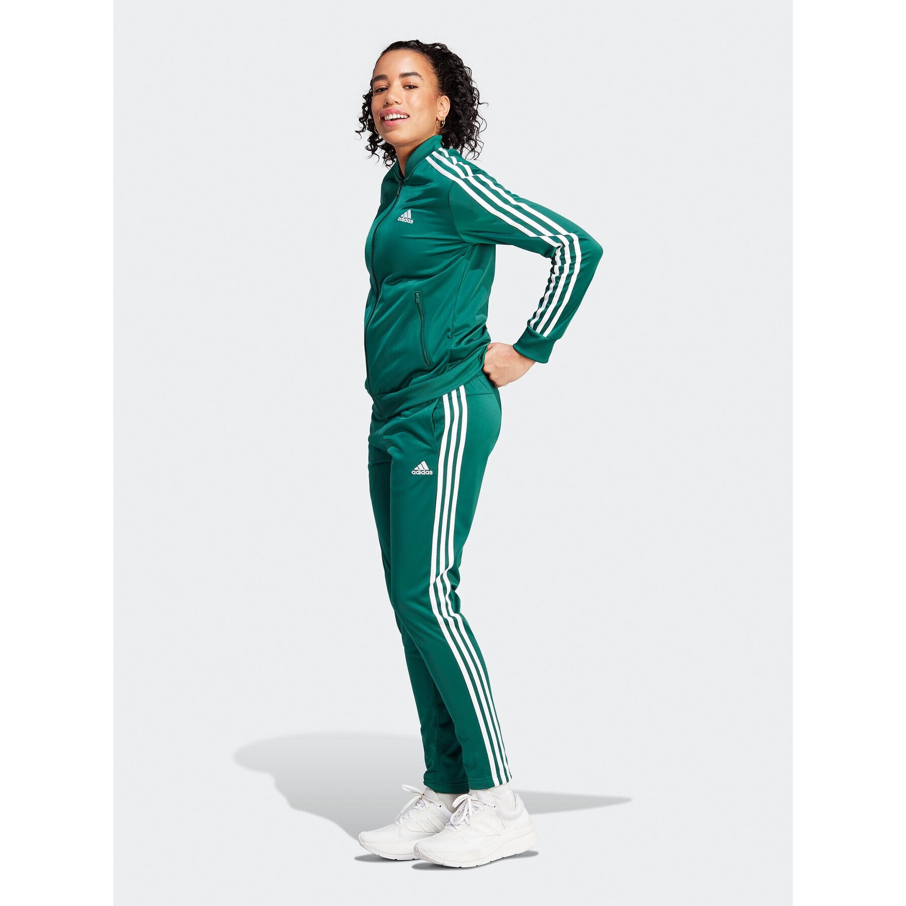 adidas Trenirka Essentials 3-Stripes IJ8785 Zelena Slim Fit - Pepit.si