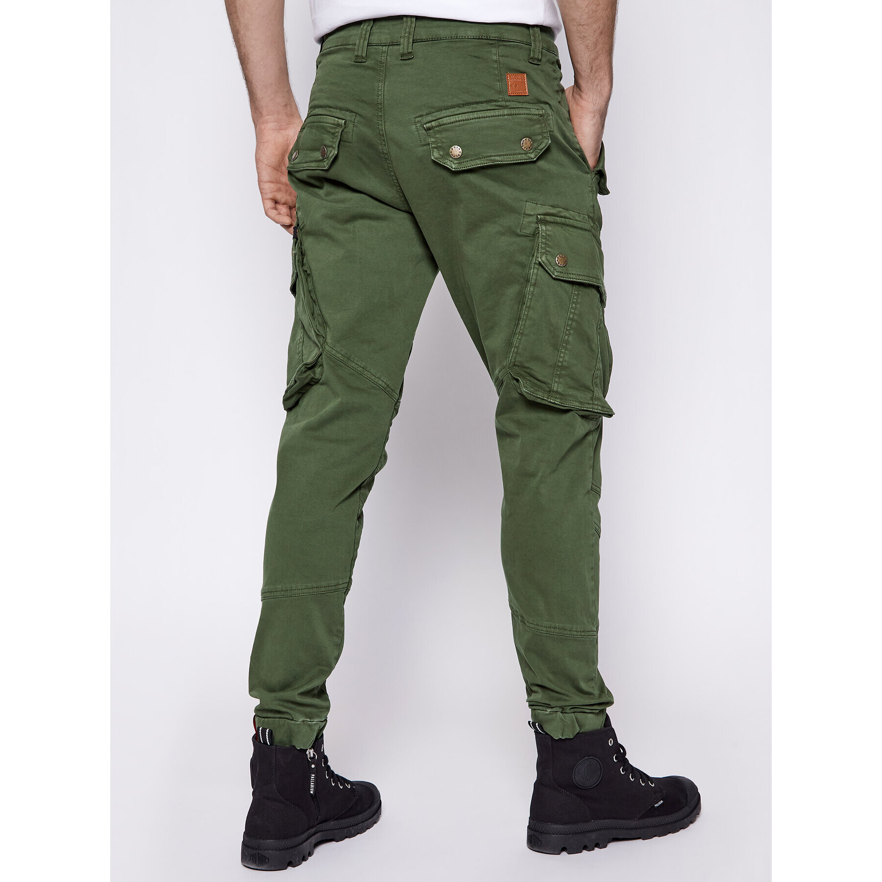 Alpha Industries Hlače iz tkanine Combat 126215 Zelena Slim Fit - Pepit.si