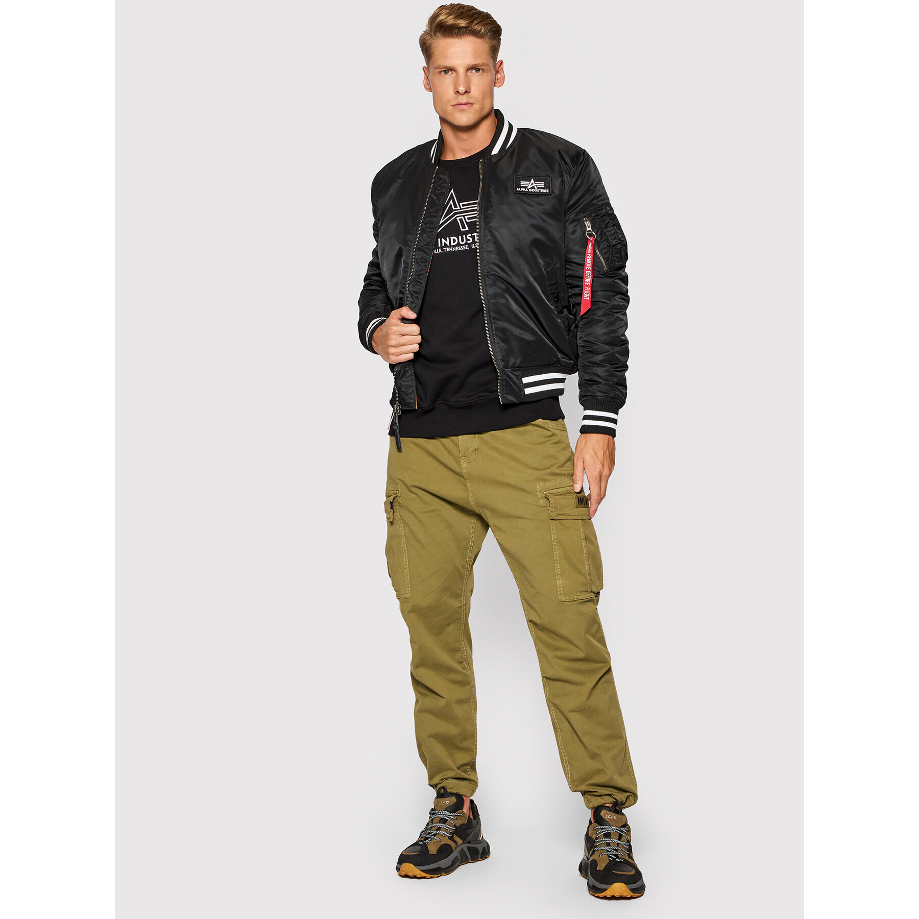 Alpha Industries Hlače iz tkanine Squad 188202 Zelena Regular Fit - Pepit.si