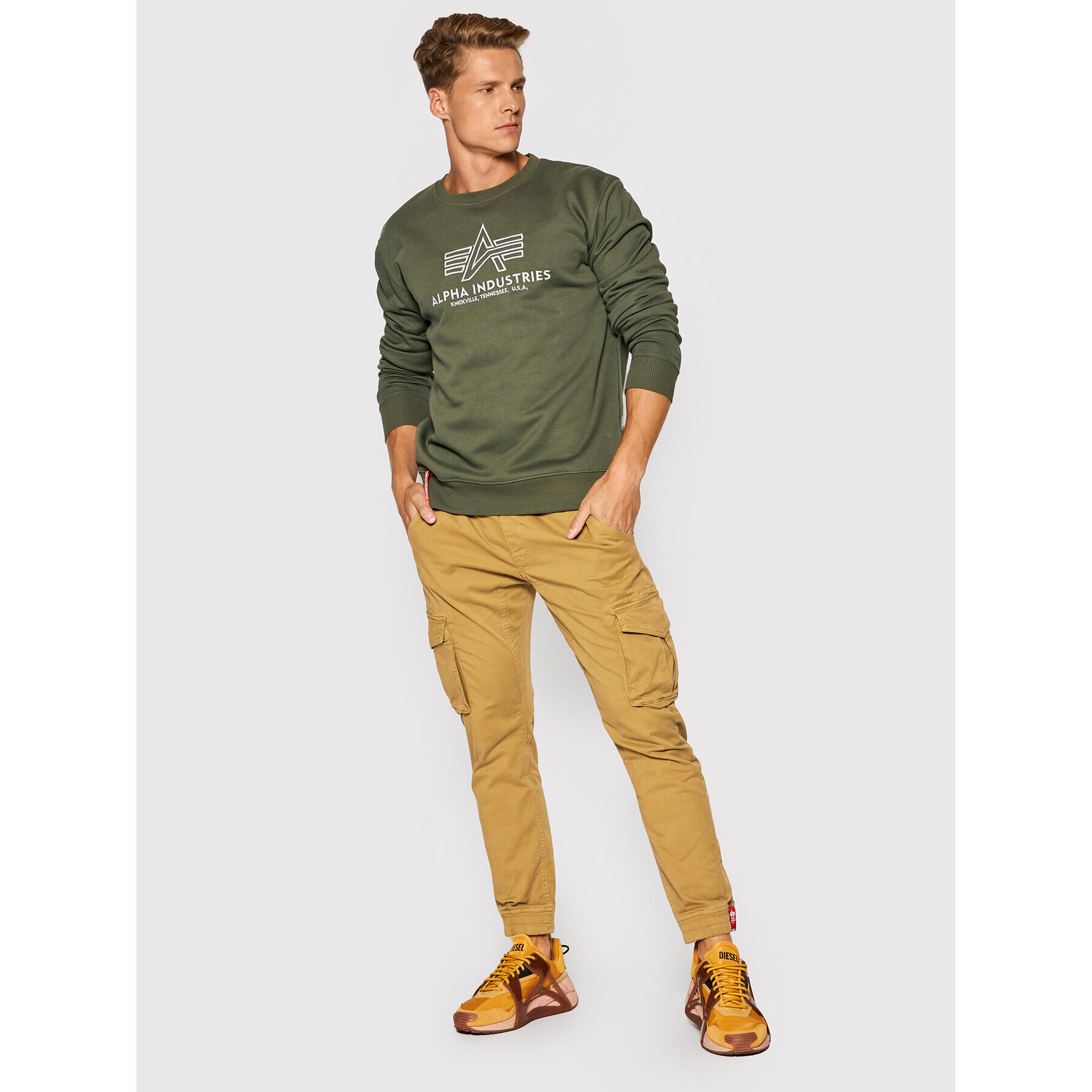 Alpha Industries Jogging hlače Twill 116202 Rjava Regular Fit - Pepit.si