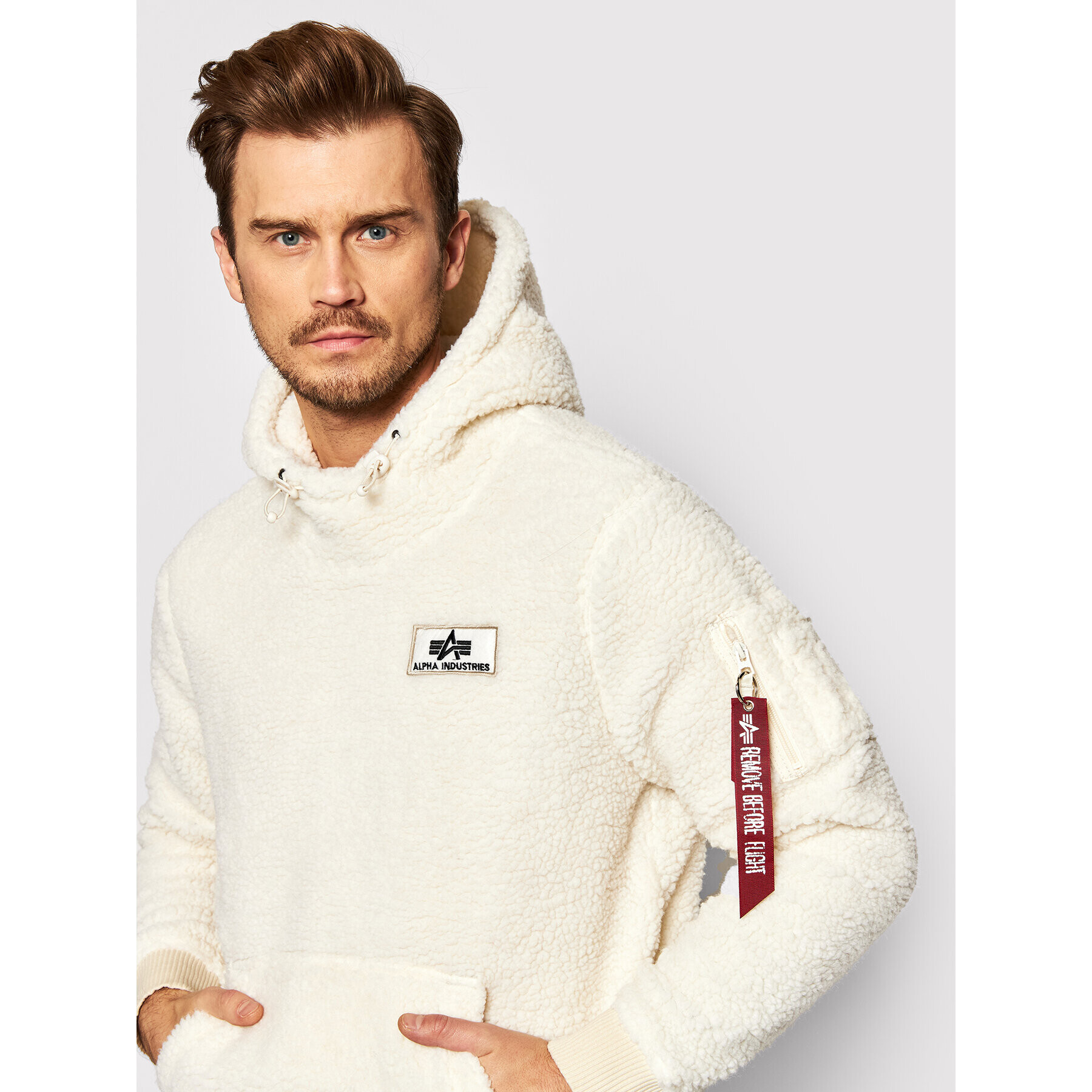 Alpha Industries Jopa Teddy 118330 Bela Regular Fit - Pepit.si