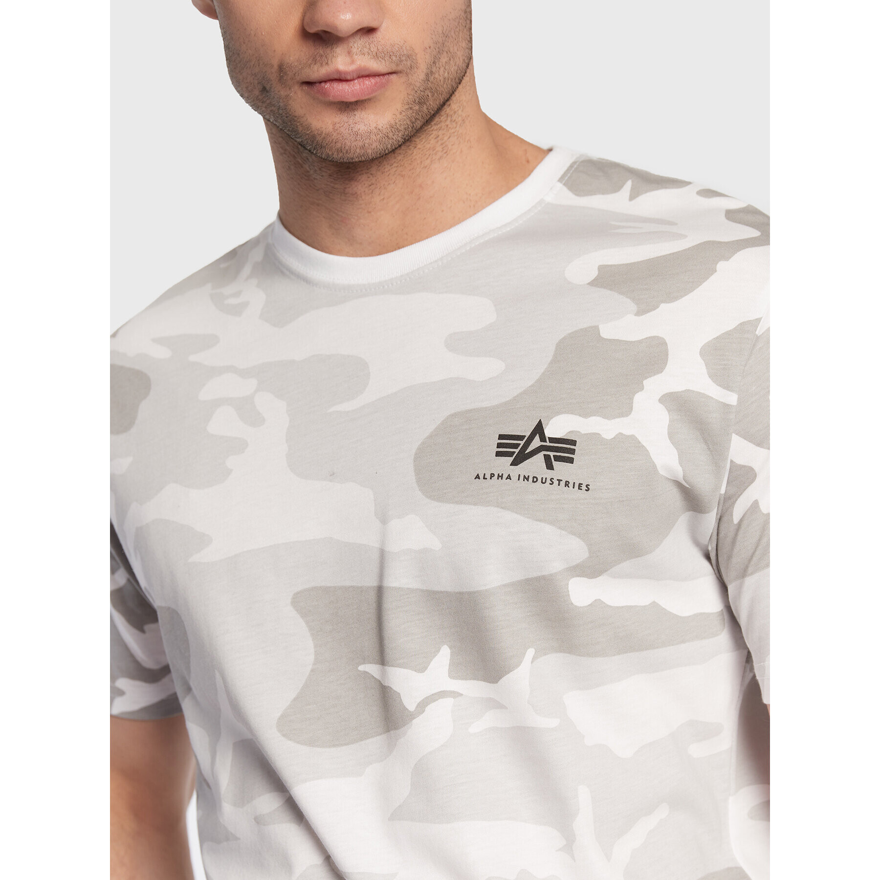 Alpha Industries Majica Backprint T Camo 128507C Bela Regular Fit - Pepit.si