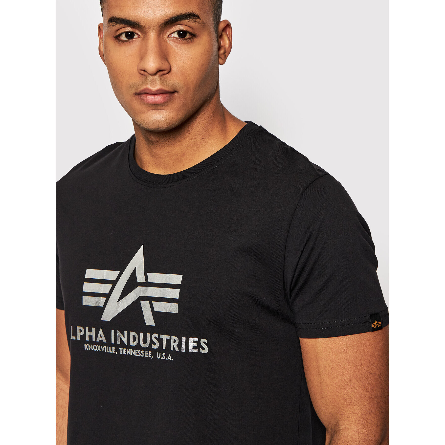 Alpha Industries Majica Basic Foll Print 100501FP Črna Regular Fit - Pepit.si