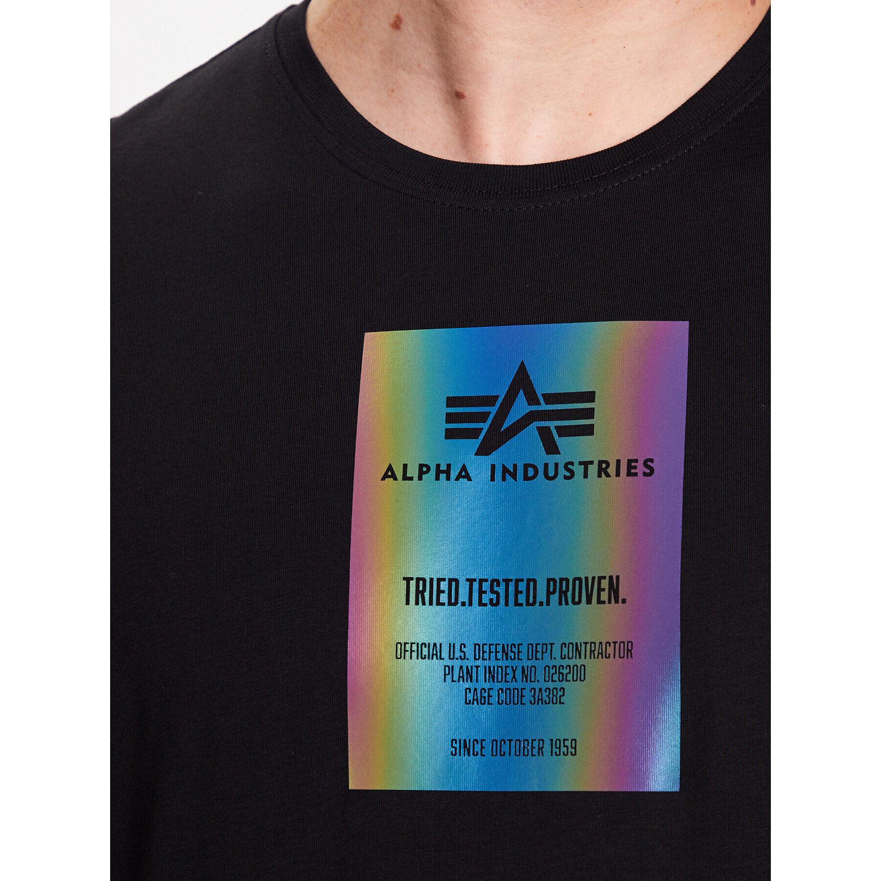 Alpha Industries Majica Rainbow Reflective Label T 126501RR Črna Regular Fit - Pepit.si