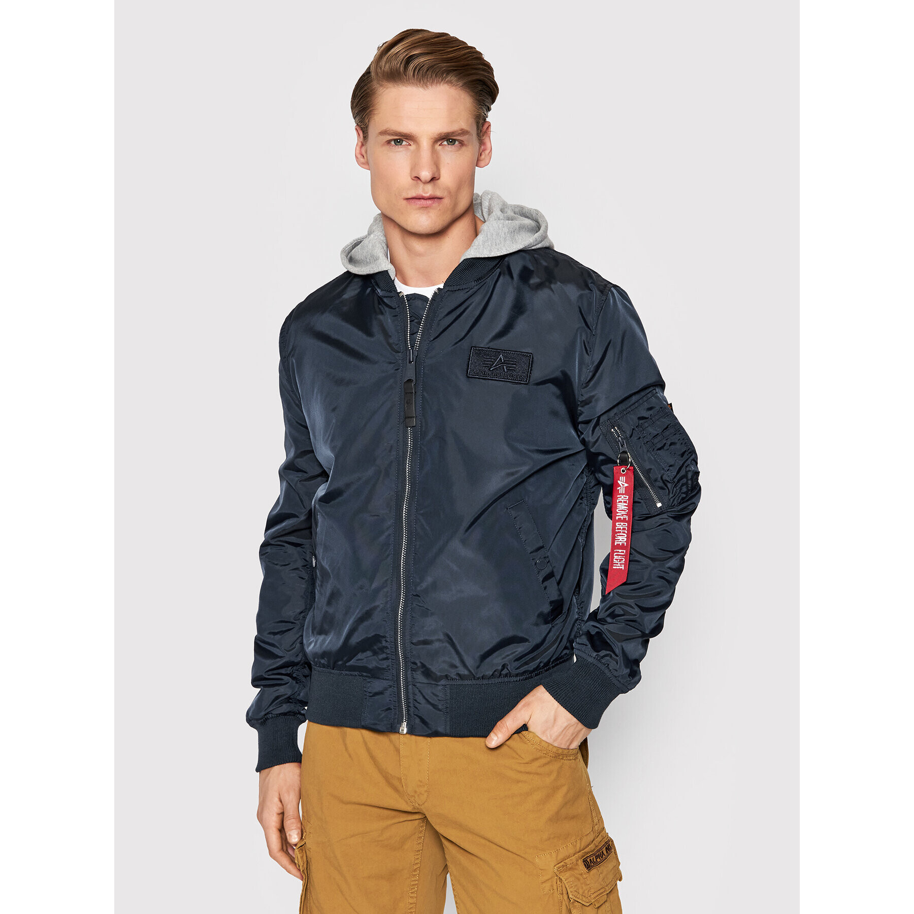 Alpha Industries Prehodna jakna Ma-1 Tt 106103 Mornarsko modra Regular Fit - Pepit.si