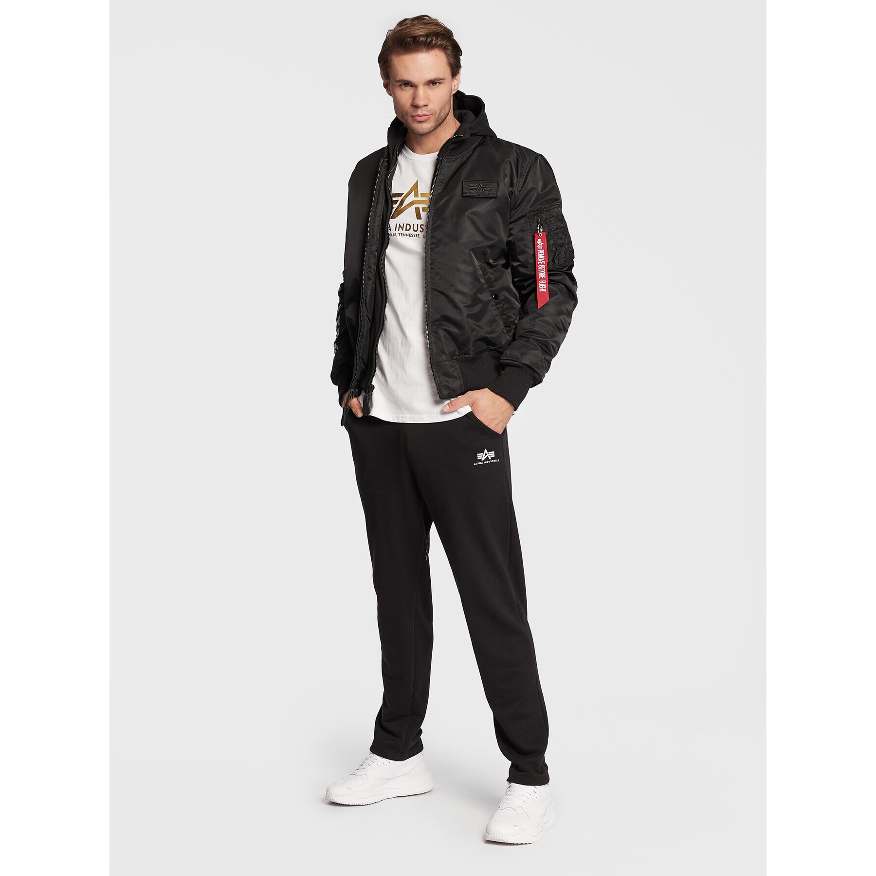 Alpha Industries Spodnji del trenirke Basic 108367 Črna Regular Fit - Pepit.si