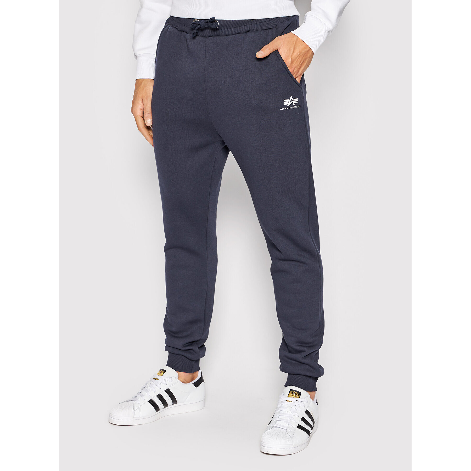 Alpha Industries Spodnji del trenirke Basic 116370 Mornarsko modra Slim Fit - Pepit.si