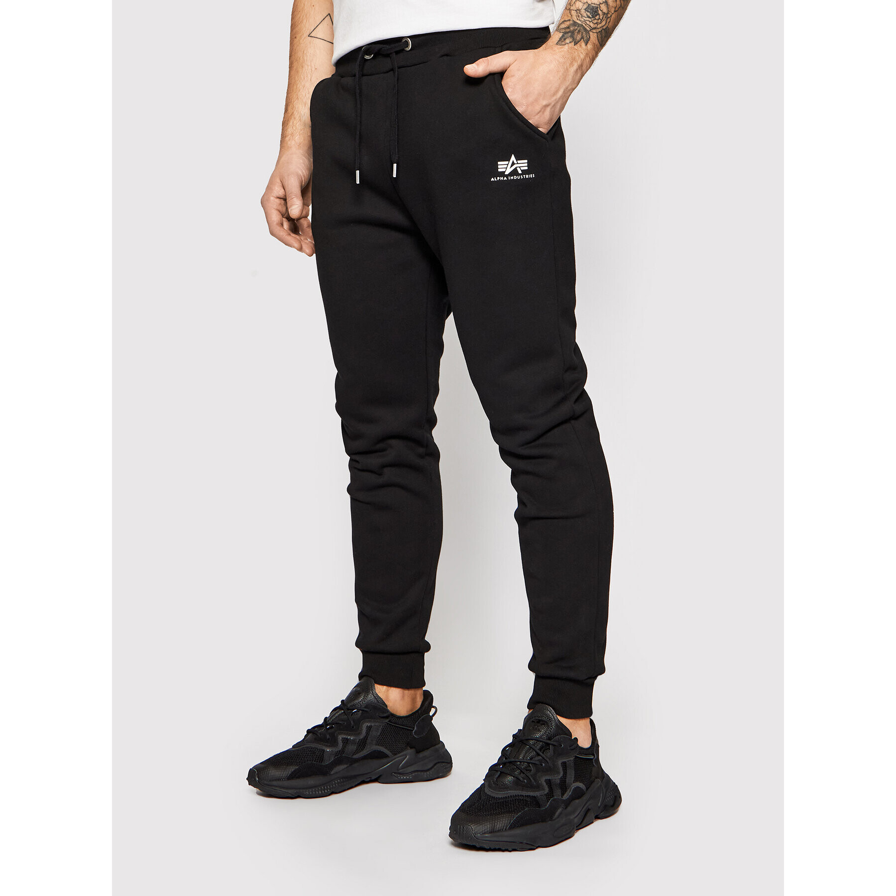 Alpha Industries Spodnji del trenirke Basic Jogger 116370 Črna Slim Fit - Pepit.si