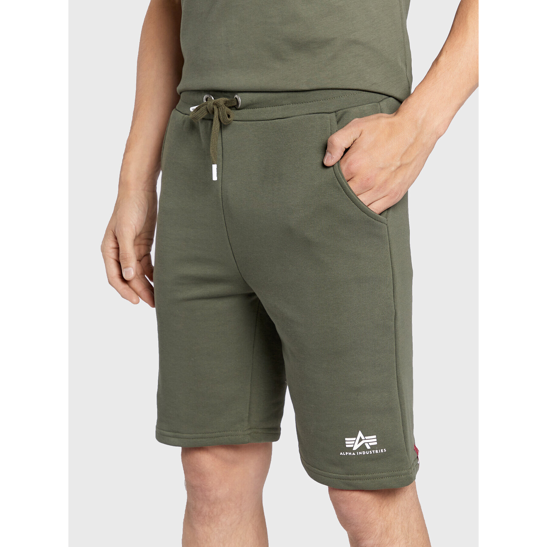 Alpha Industries Športne kratke hlače Basic 116363 Zelena Regular Fit - Pepit.si