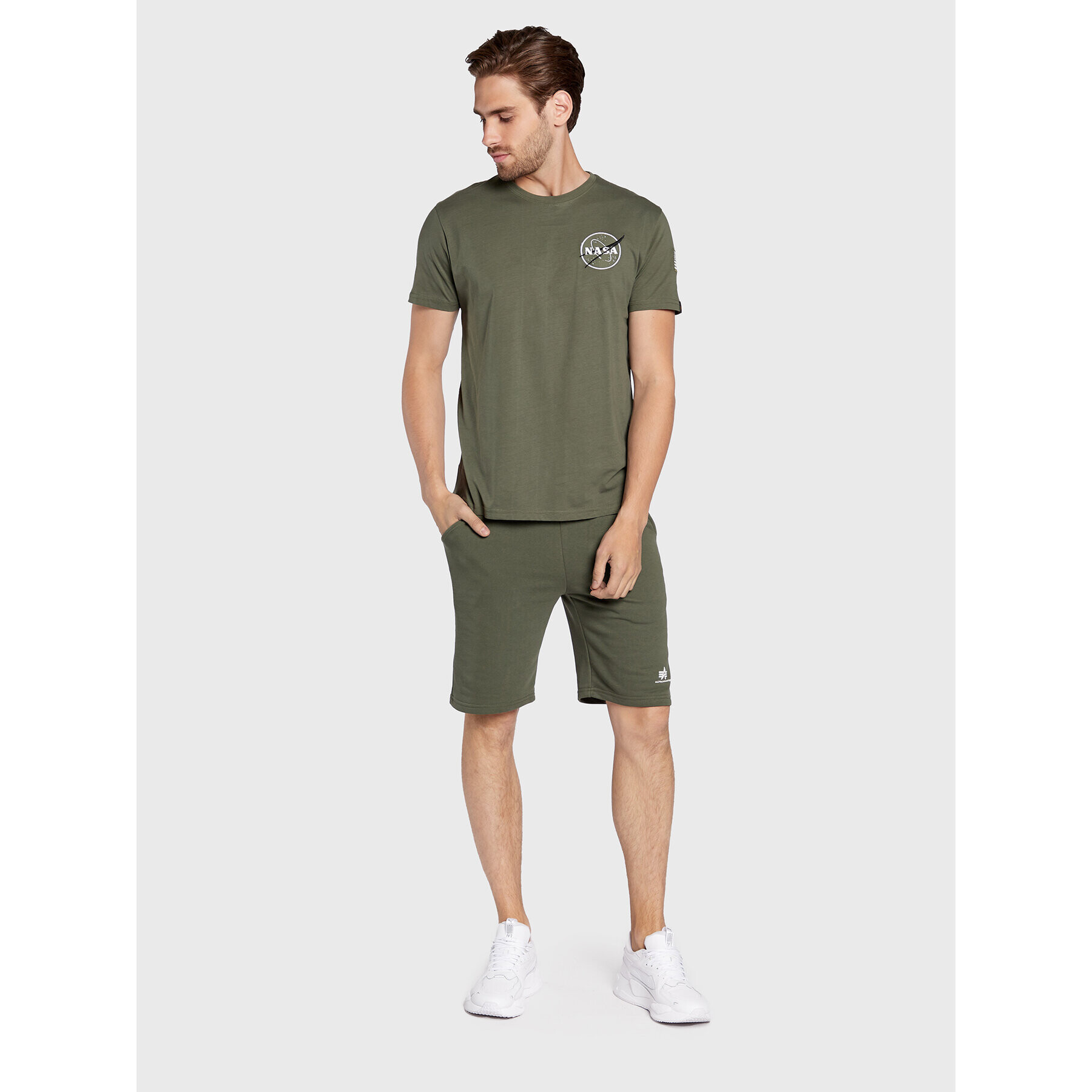 Alpha Industries Športne kratke hlače Basic 116363 Zelena Regular Fit - Pepit.si