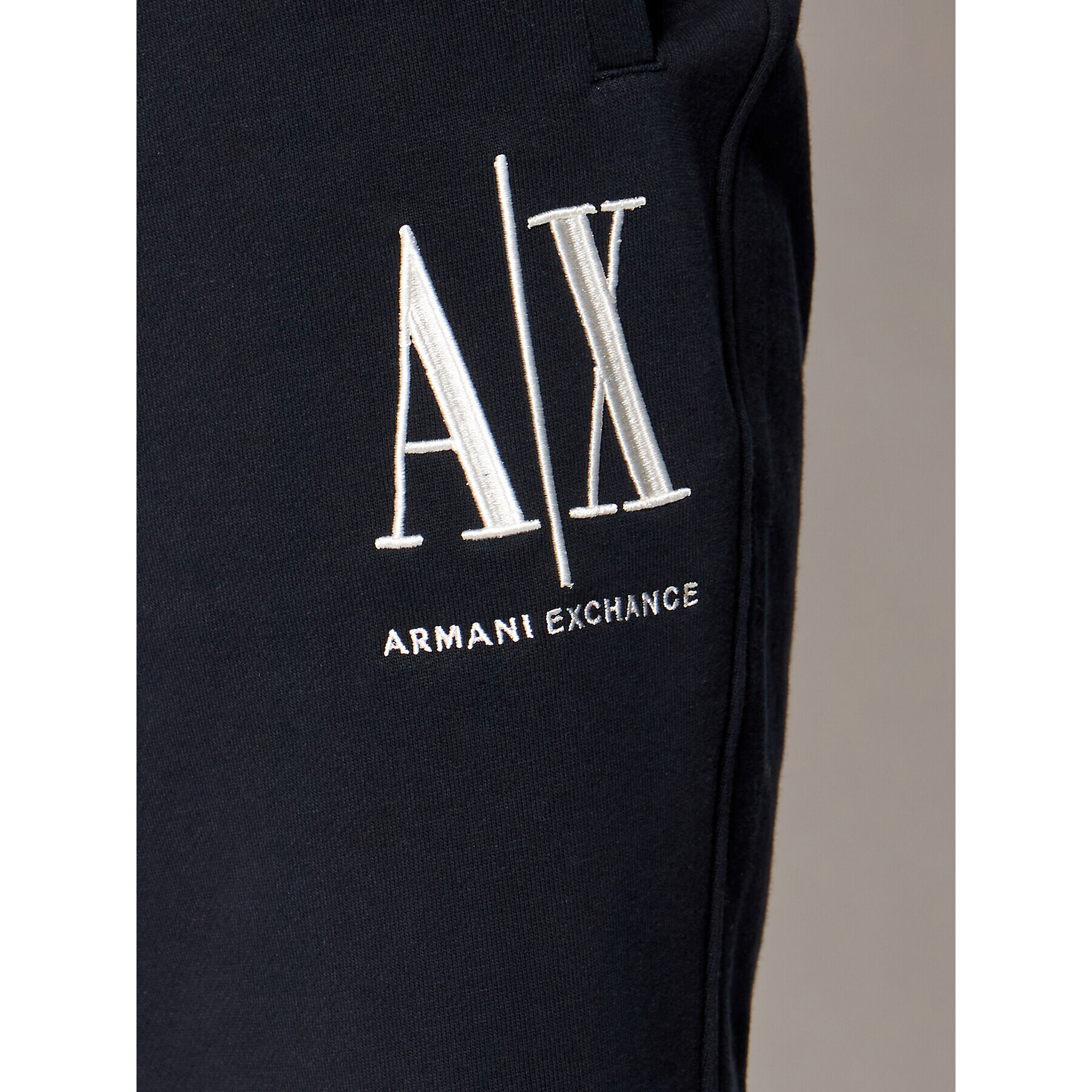 Armani Exchange Športne kratke hlače 8NZSPA ZJ1ZZ 1510 Mornarsko modra Regular Fit - Pepit.si