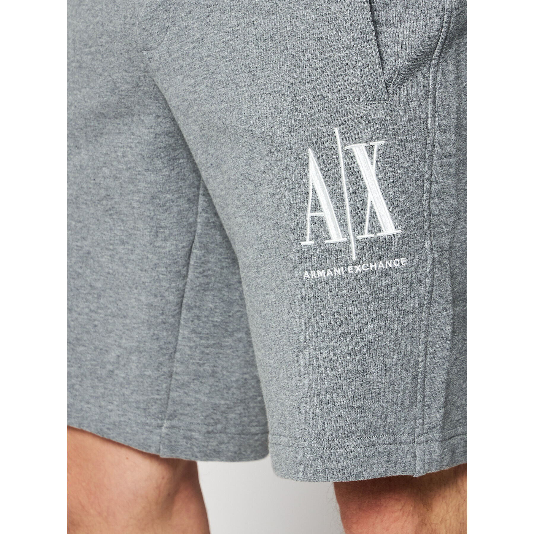 Armani Exchange Športne kratke hlače 8NZSPA ZJ1ZZ 3930 Siva Regular Fit - Pepit.si