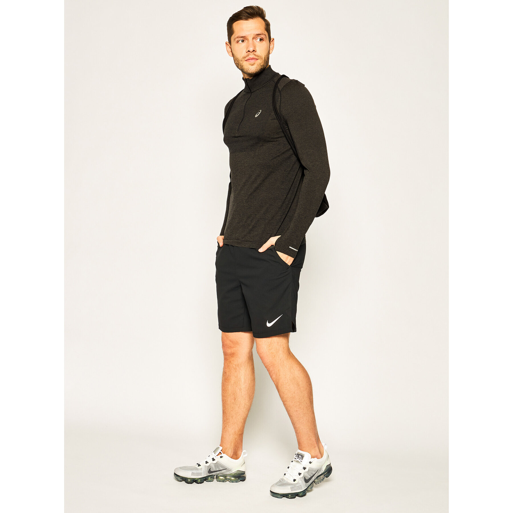 Asics Športna majica Race Seamless 1/2 Zip 2011A983 Črna Slim Fit - Pepit.si