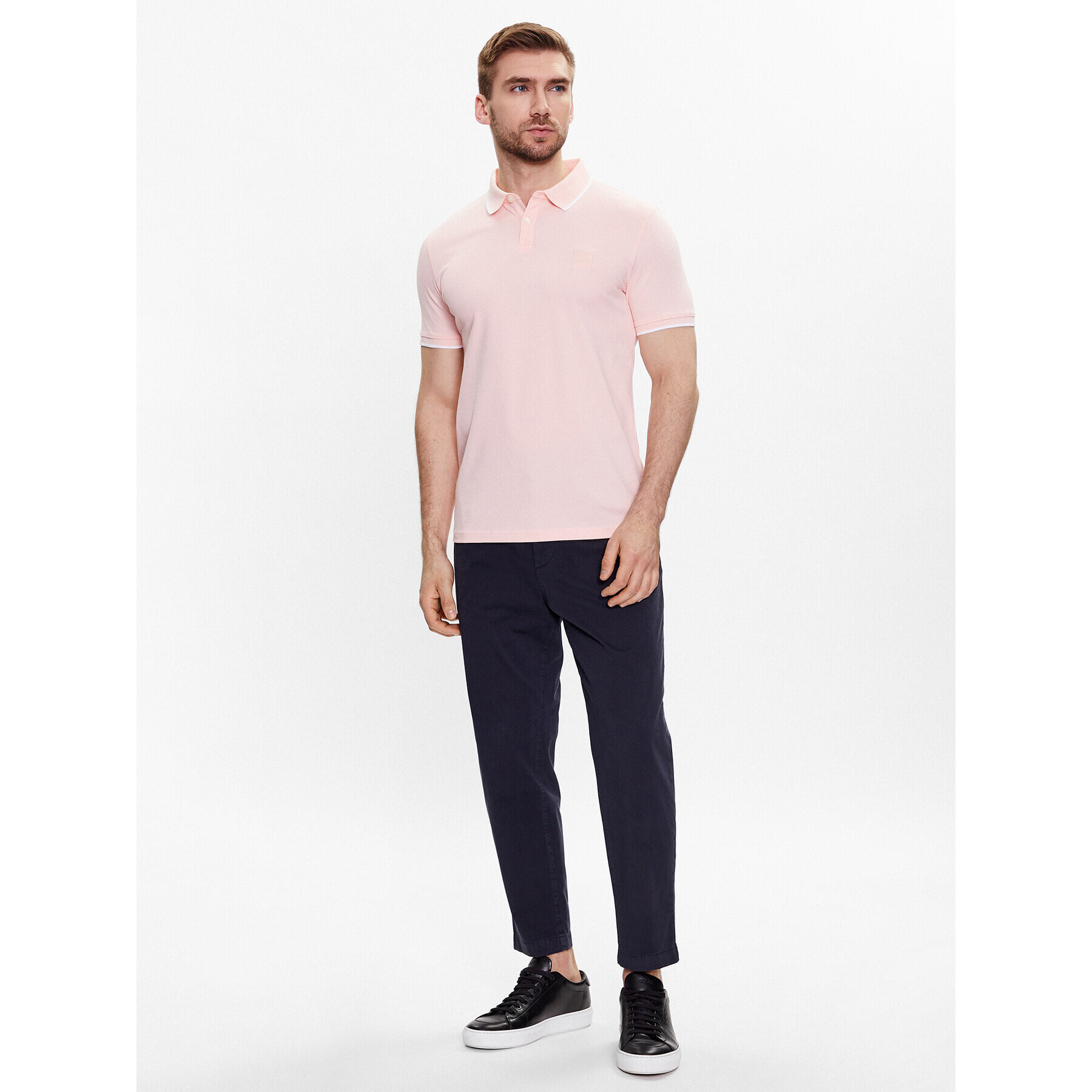 Boss Hlače iz tkanine 50489106 Mornarsko modra Slim Fit - Pepit.si