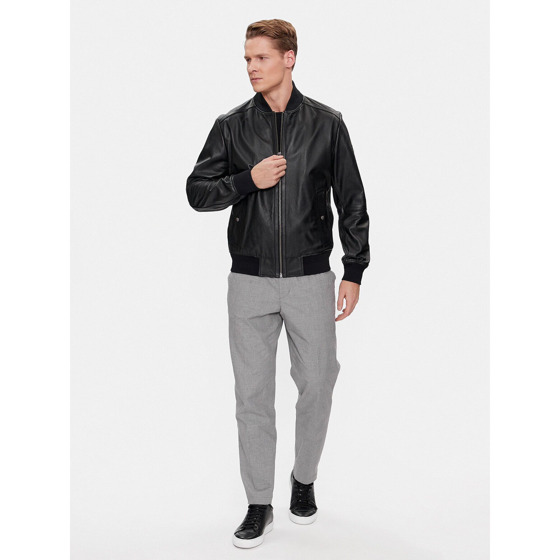 Boss Hlače iz tkanine Perin 50509579 Siva Slim Fit - Pepit.si