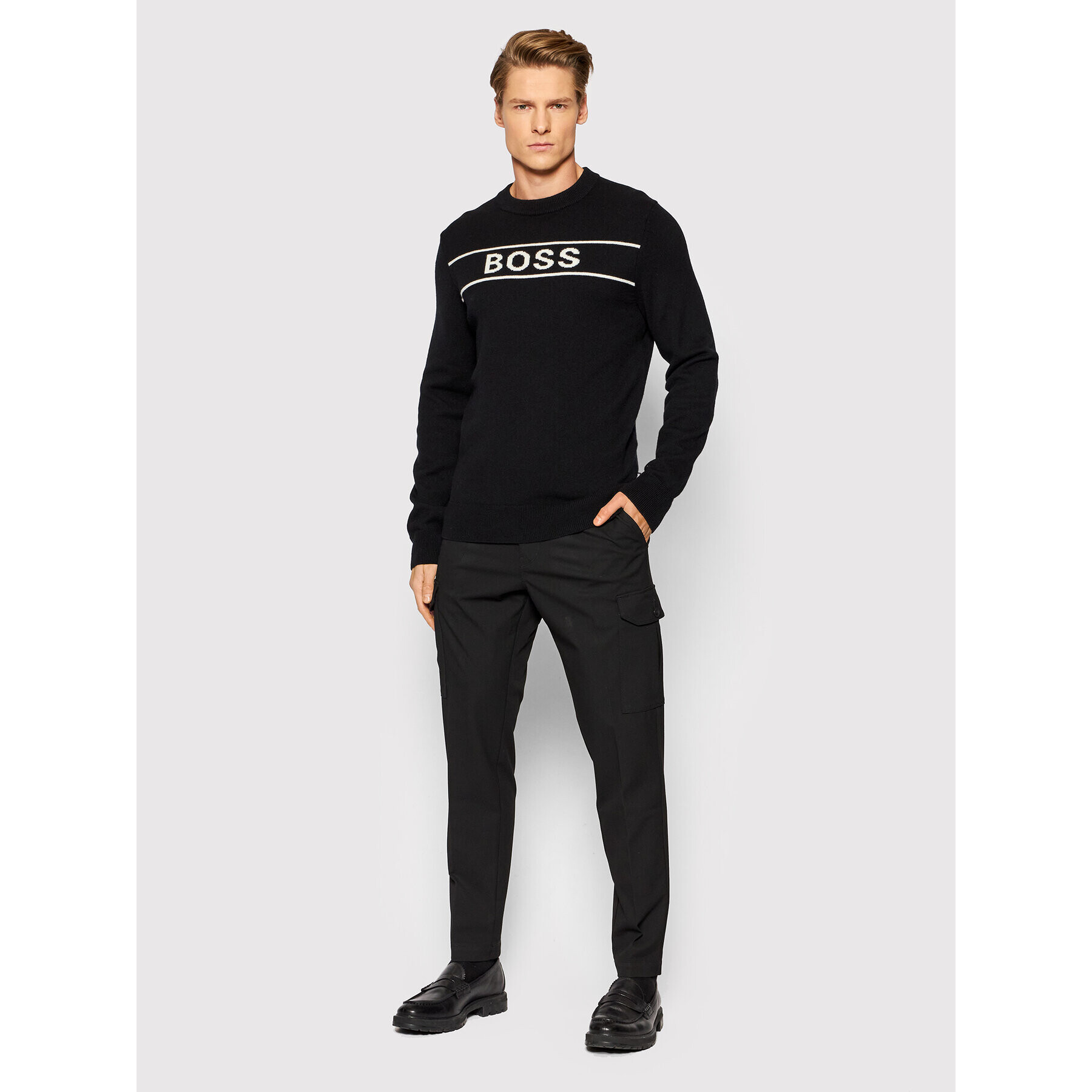 Boss Hlače iz tkanine Taber 50462868 Črna Slim Fit - Pepit.si