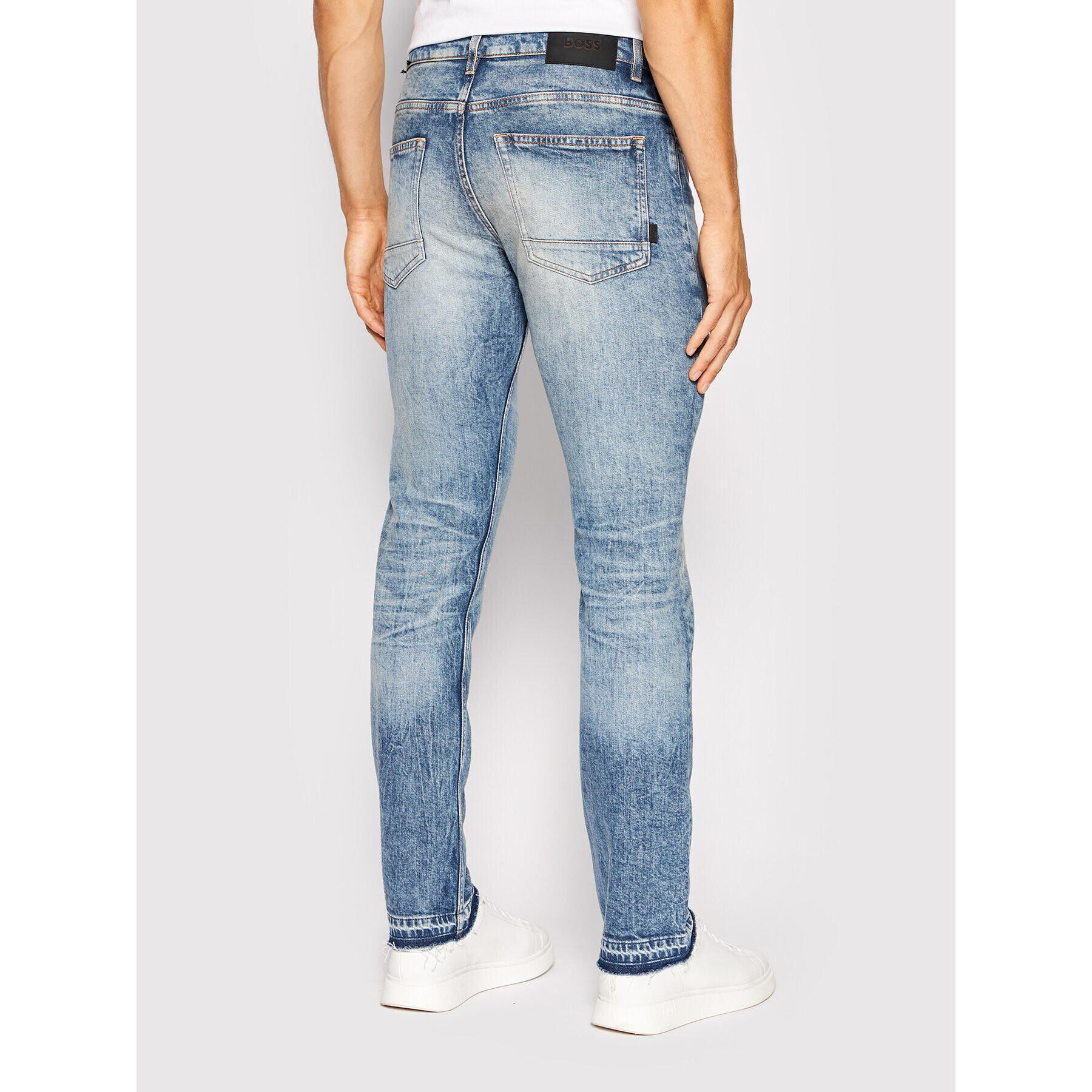 Boss Jeans hlače Delaware 50473043 Modra Slim Fit - Pepit.si