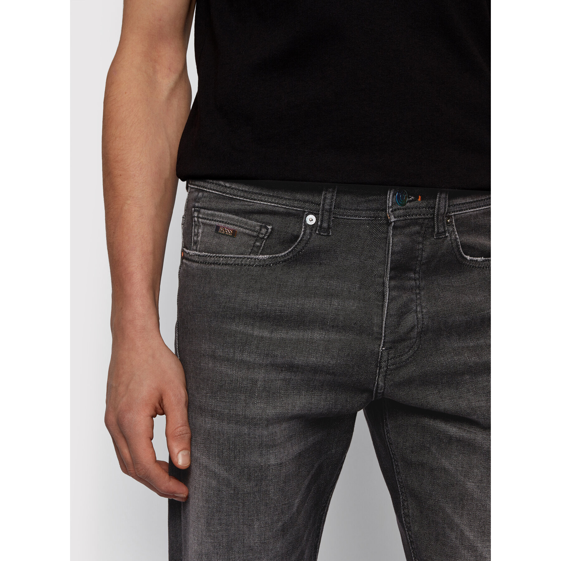 Boss Jeans hlače Taber 50444765 Siva Tapered Fit - Pepit.si