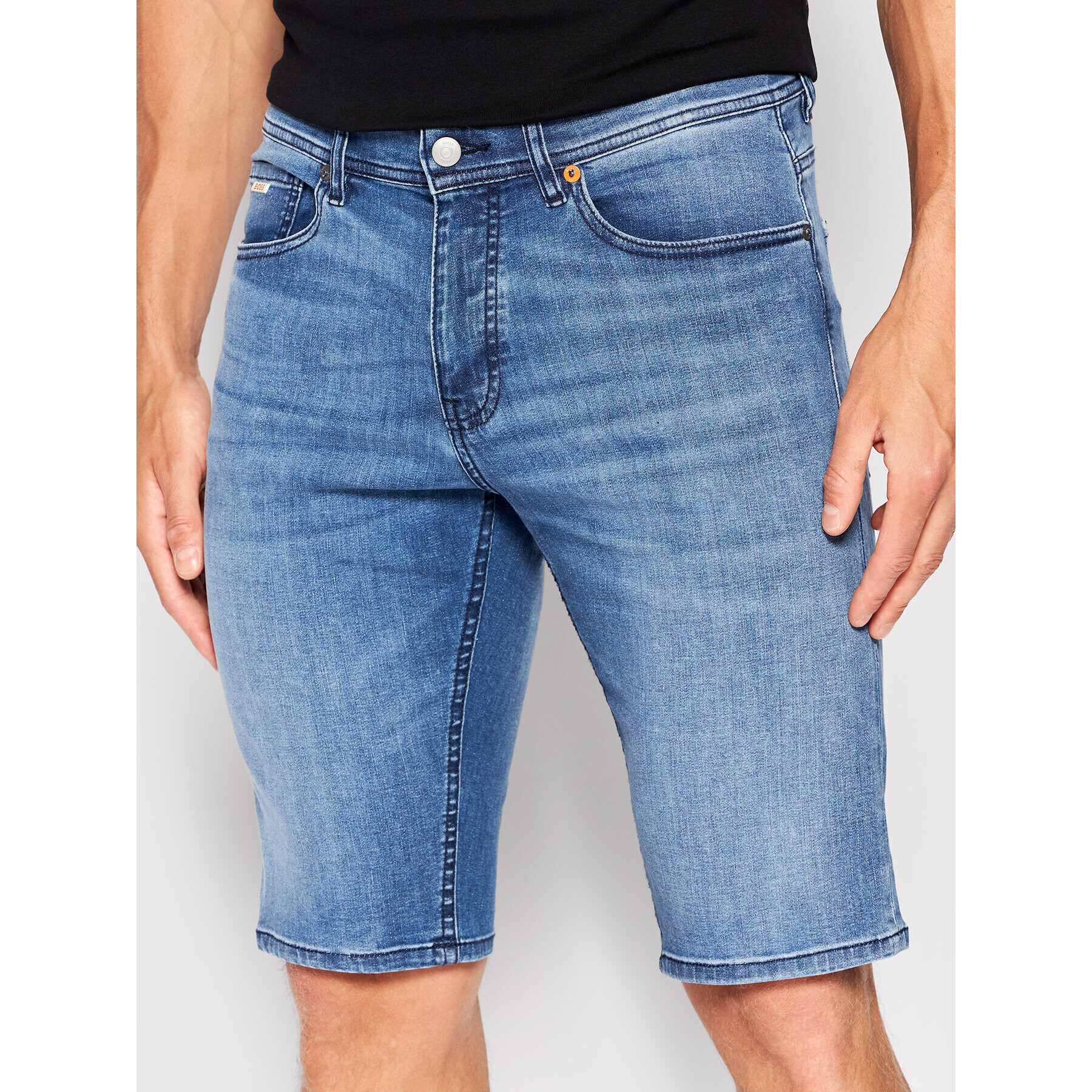 Boss Jeans kratke hlače Taber 50473423 Modra Tapered Fit - Pepit.si