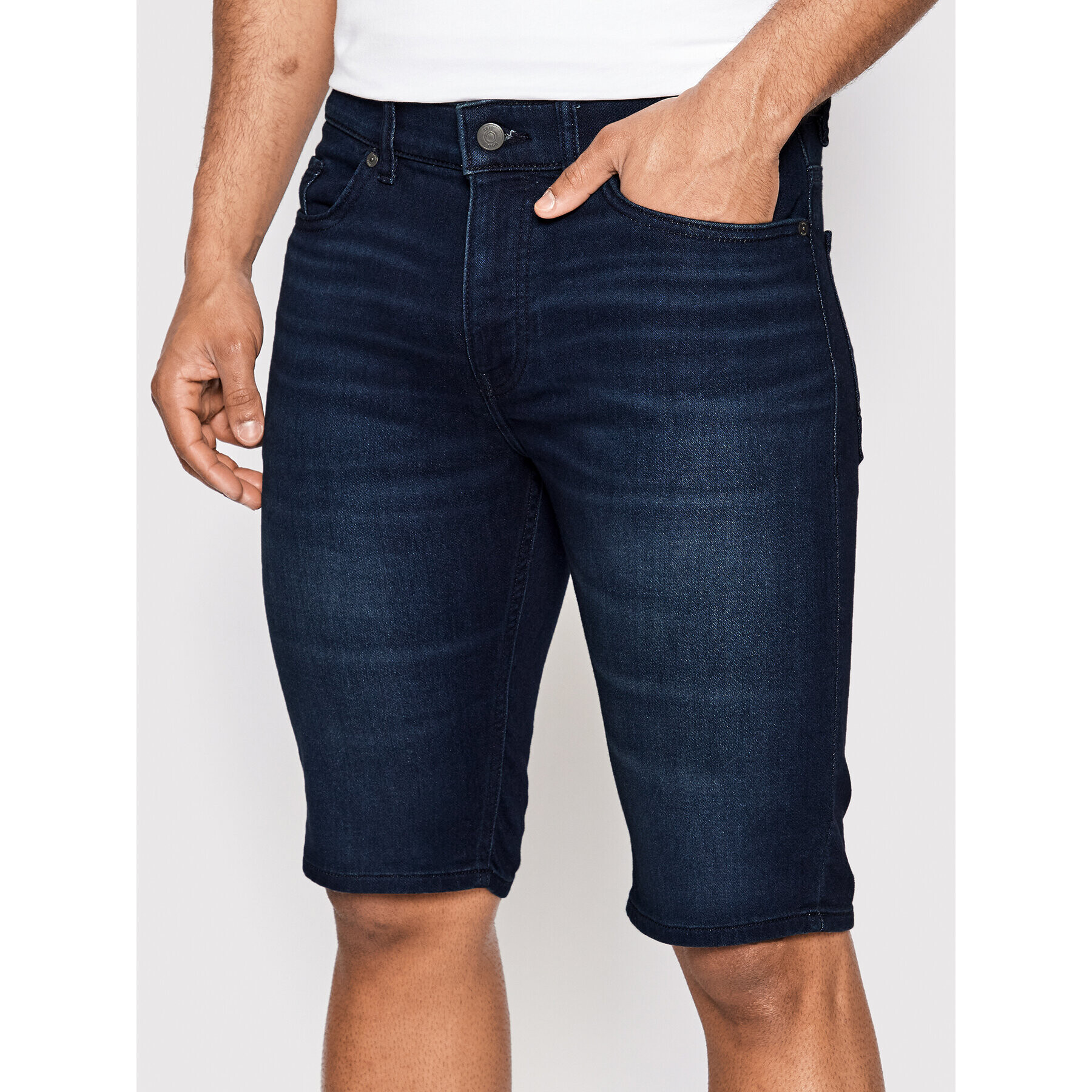 Boss Jeans kratke hlače Taber Bc-P 50475323 Mornarsko modra Tapered Fit - Pepit.si