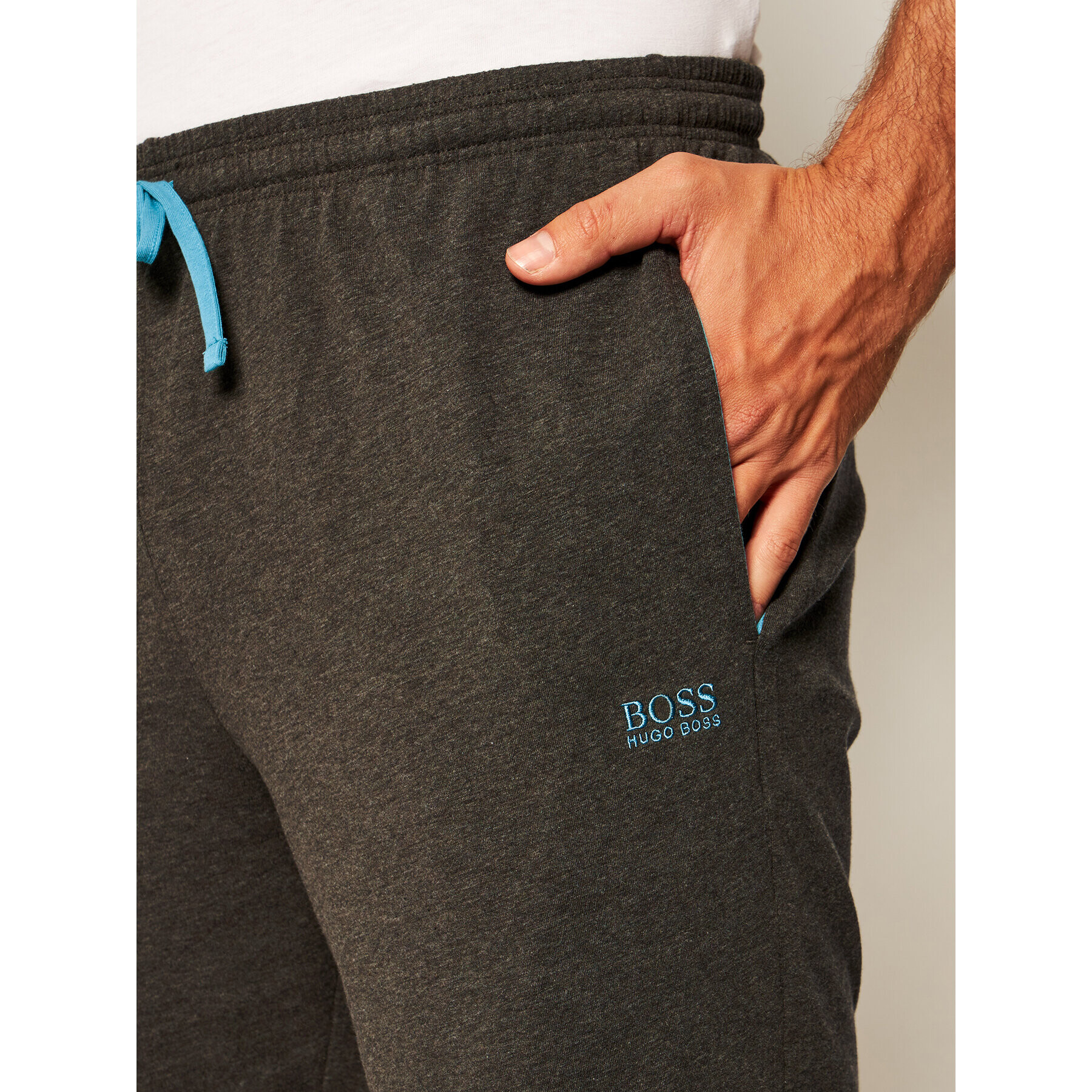 Boss Kratke hlače iz tkanine Mix&Match 50383960 Siva Regular Fit - Pepit.si