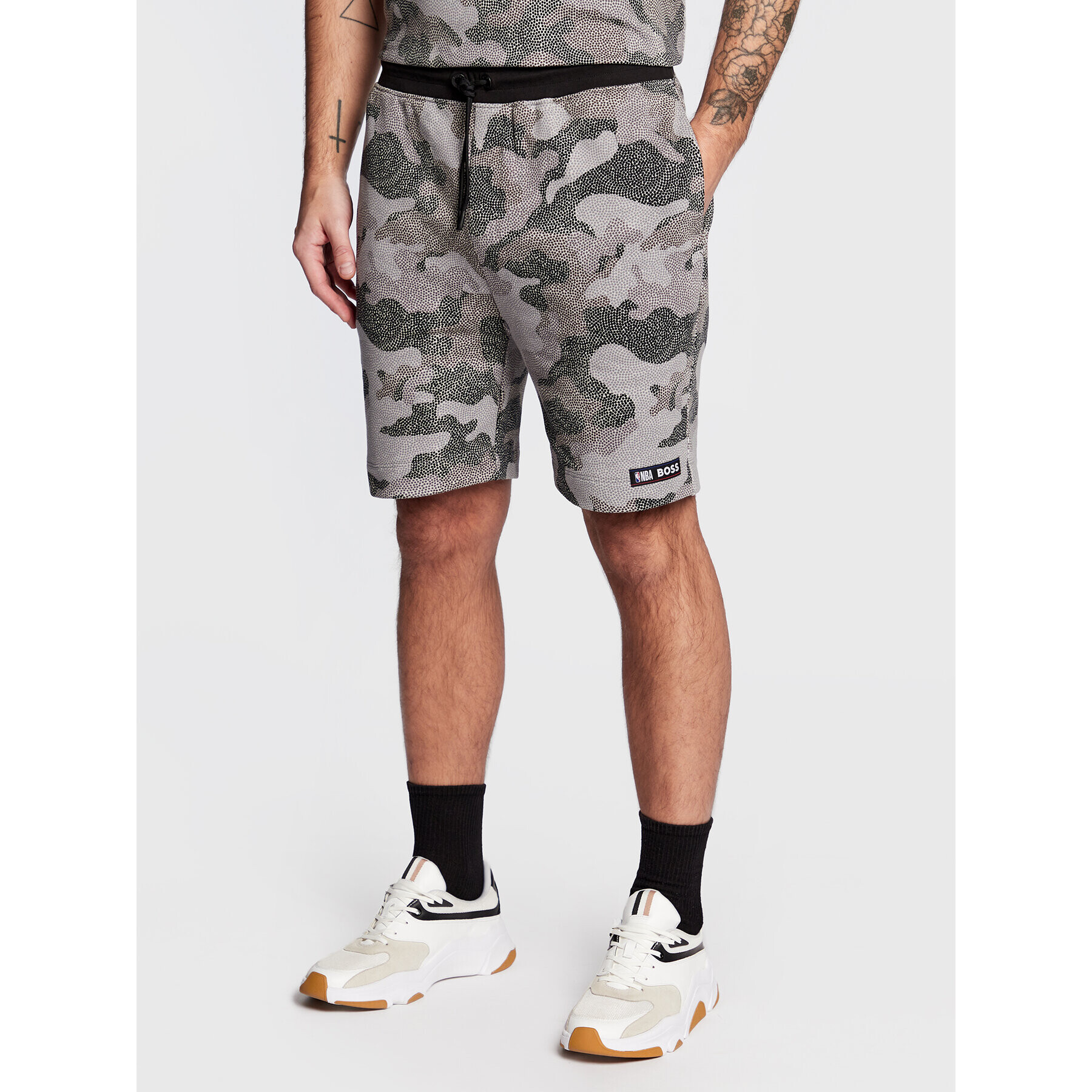 Boss Športne kratke hlače Slam_Camo_NBA 50477471 Siva Regular Fit - Pepit.si