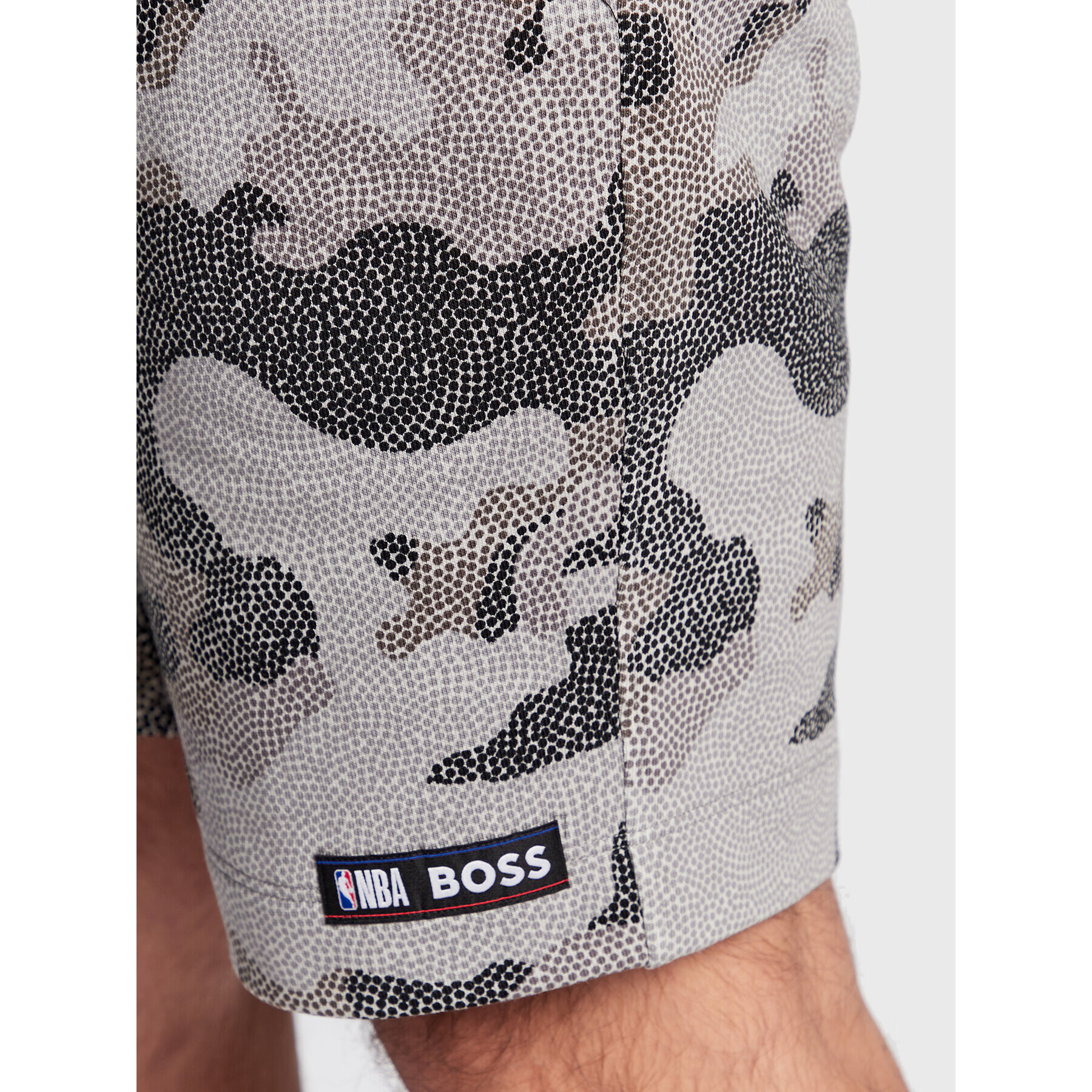 Boss Športne kratke hlače Slam_Camo_NBA 50477471 Siva Regular Fit - Pepit.si