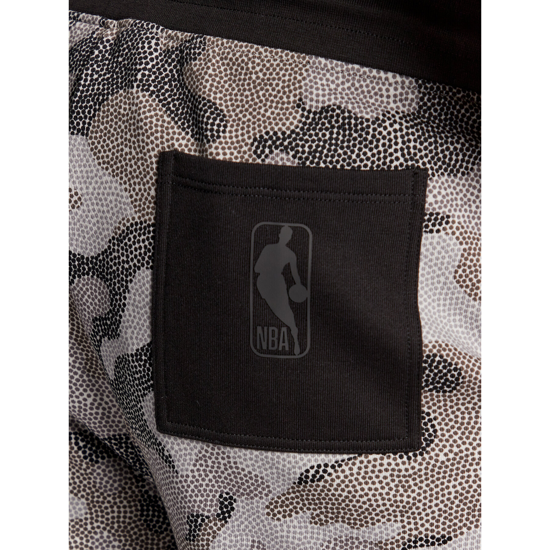 Boss Športne kratke hlače Slam_Camo_NBA 50477471 Siva Regular Fit - Pepit.si