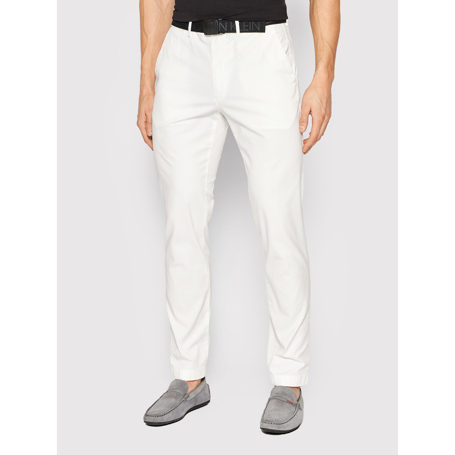 Calvin Klein Chino hlače Garment Dye K10K109456 Bela Slim Fit - Pepit.si