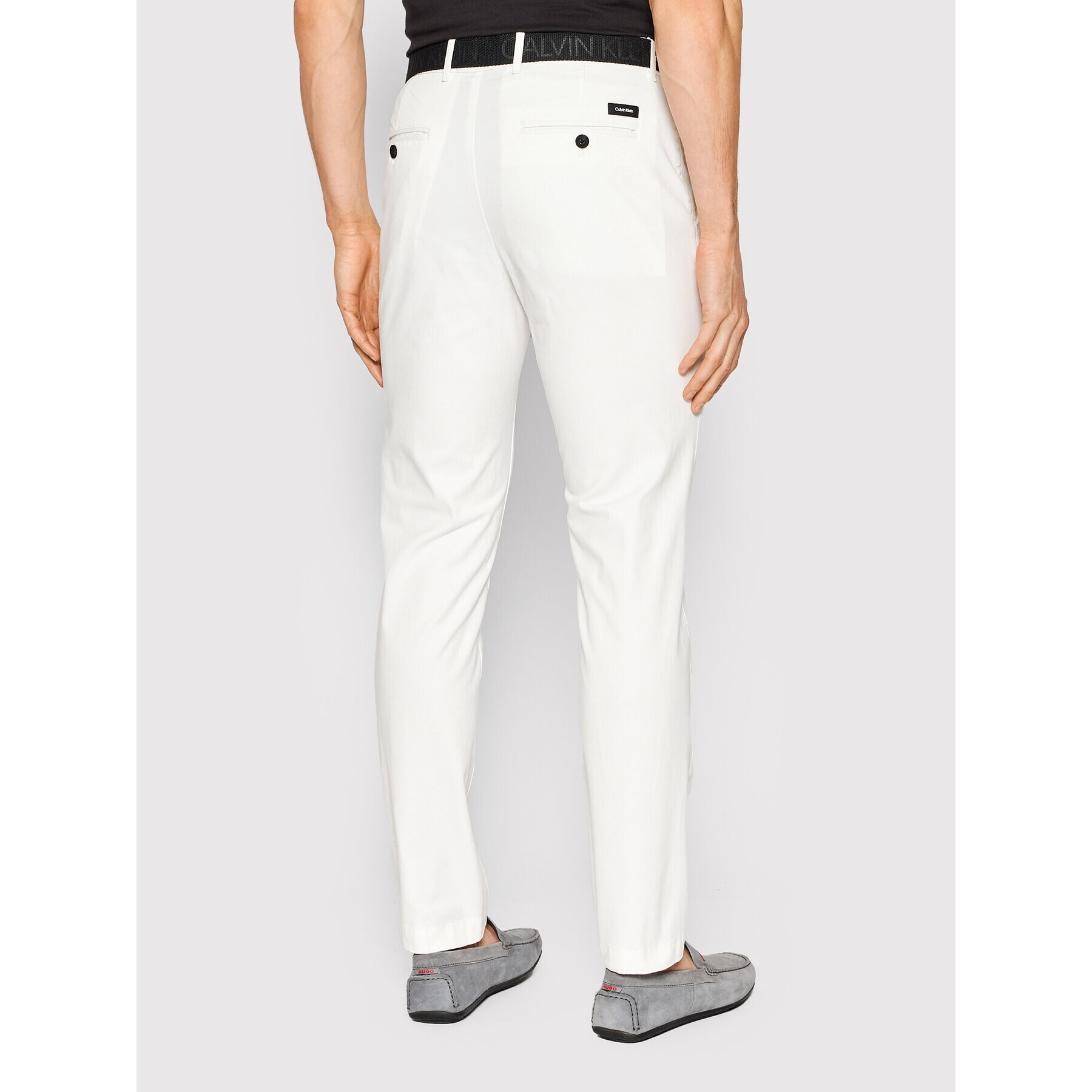 Calvin Klein Chino hlače Garment Dye K10K109456 Bela Slim Fit - Pepit.si