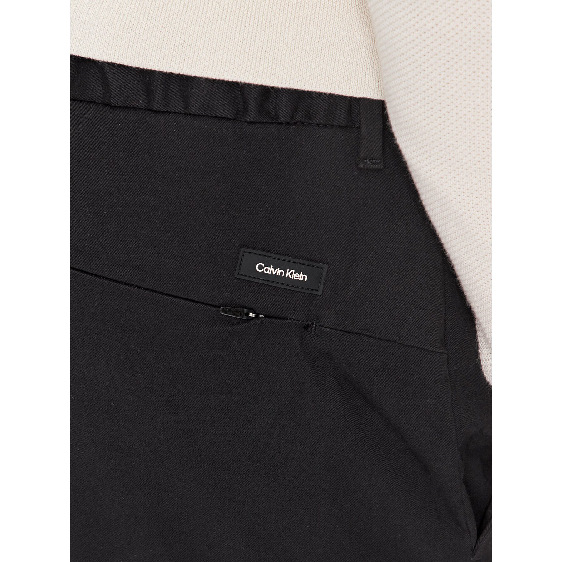 Calvin Klein Chino hlače Modern K10K111791 Črna Tapered Fit - Pepit.si