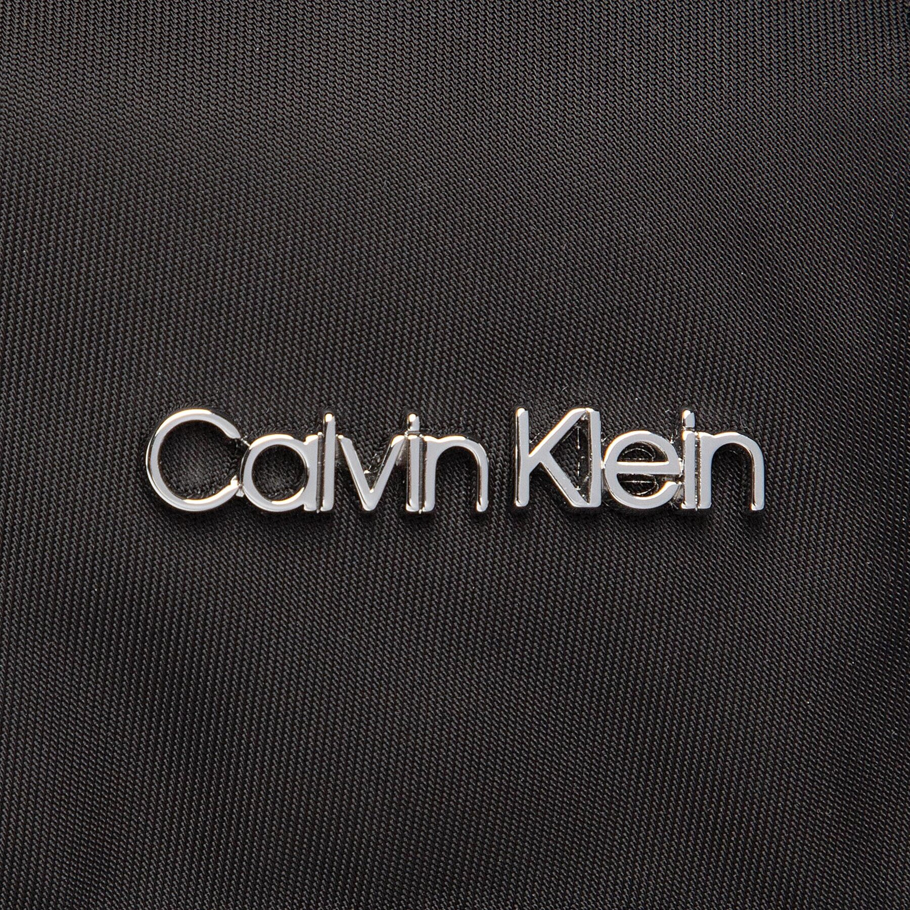 Calvin Klein Etui za mobitel Utility Pckt Conv Phone Rep K50K509590 Črna - Pepit.si