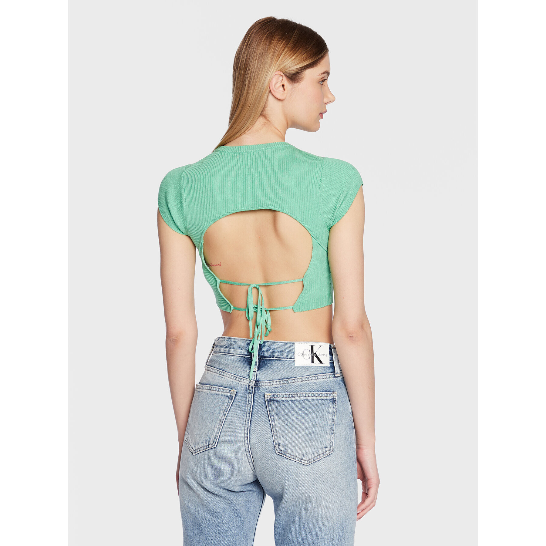 Calvin Klein Jeans Bluza J20J220709 Zelena Cropped Fit - Pepit.si