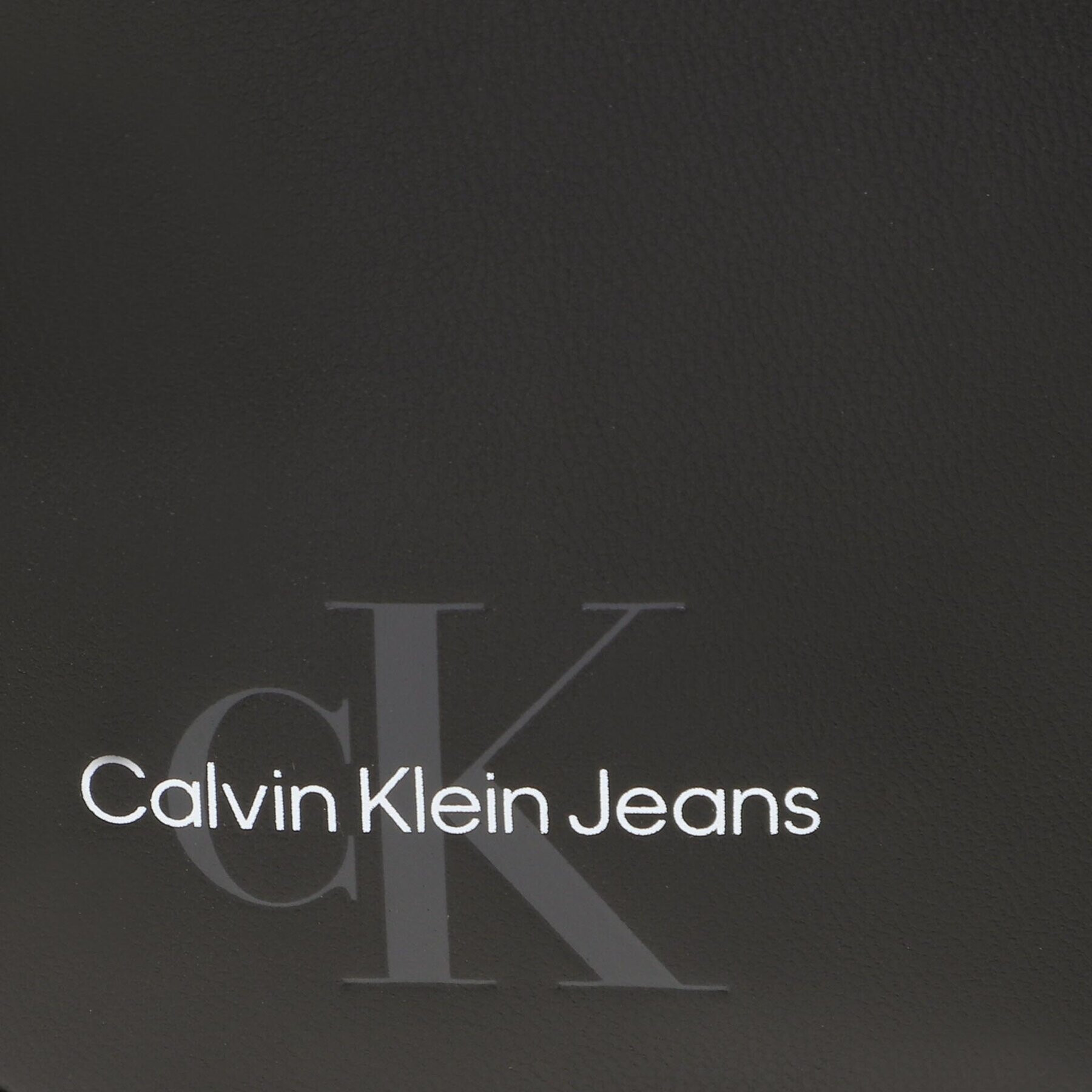 Calvin Klein Jeans Etui za mobitel Monogram Soft Phone Cb K50K510432 Črna - Pepit.si