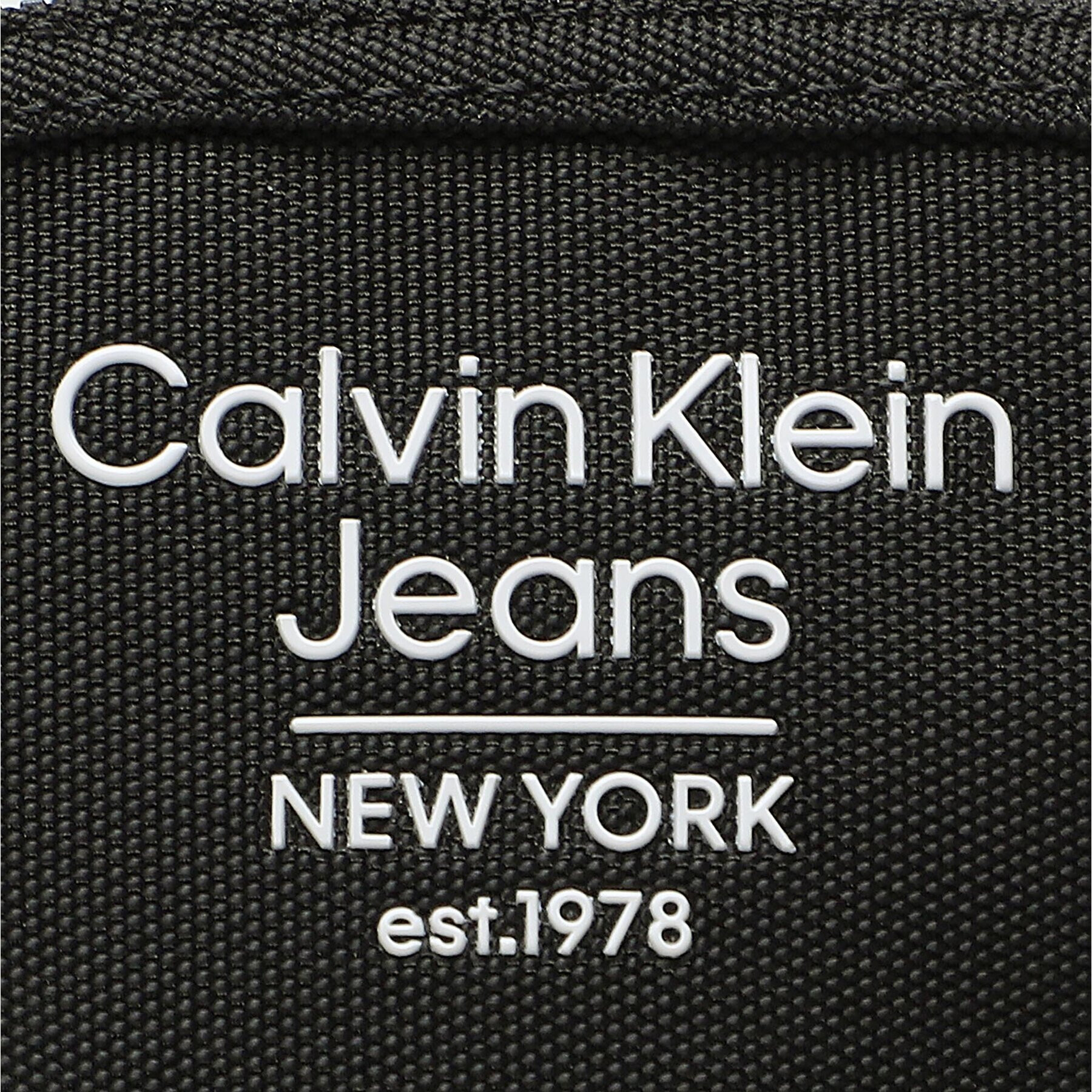 Calvin Klein Jeans Etui za mobitel Sport Essentials Tr Phone Cb Est K50K510142 Črna - Pepit.si